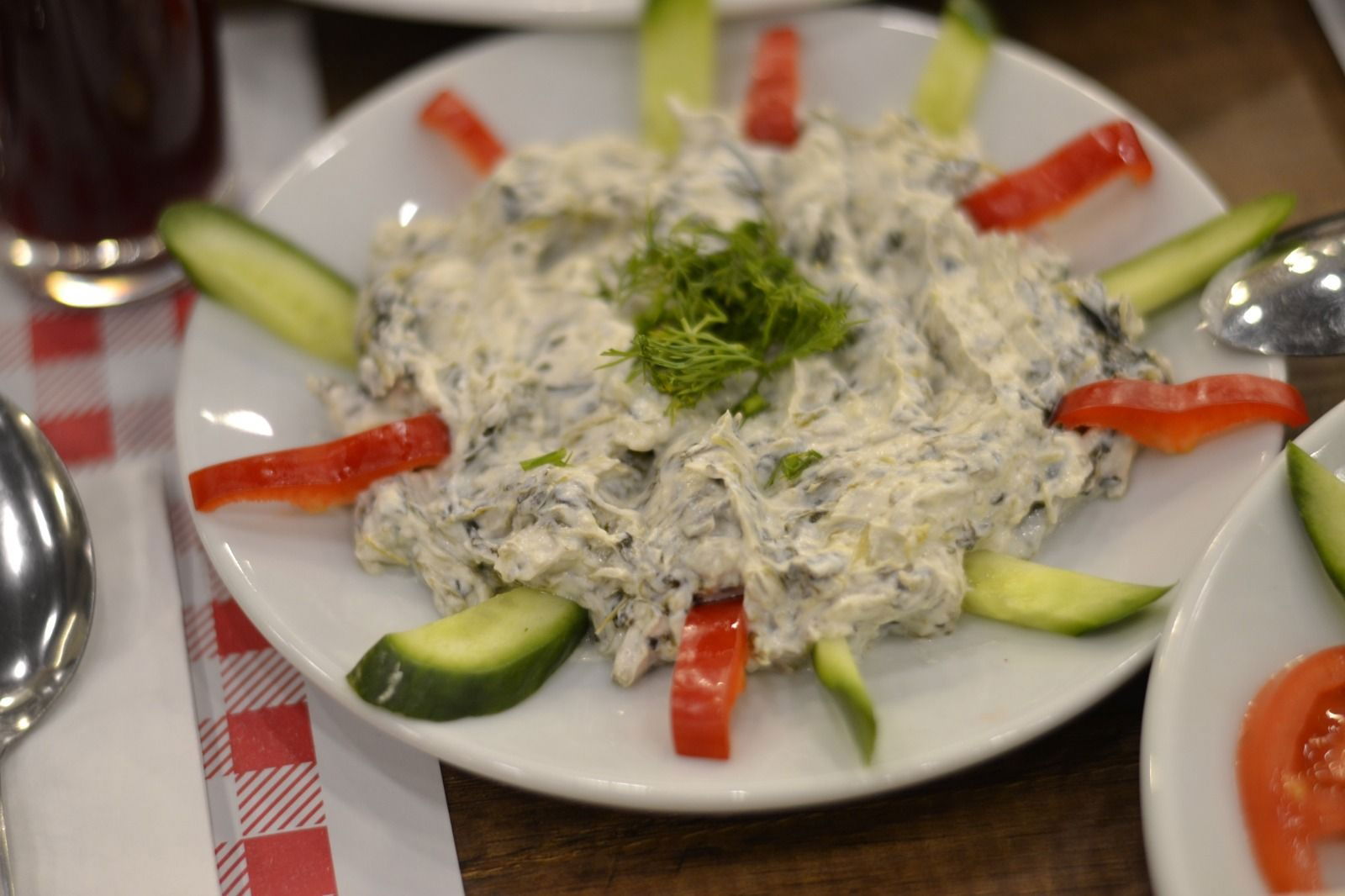 Lale Cafe & Restaurant