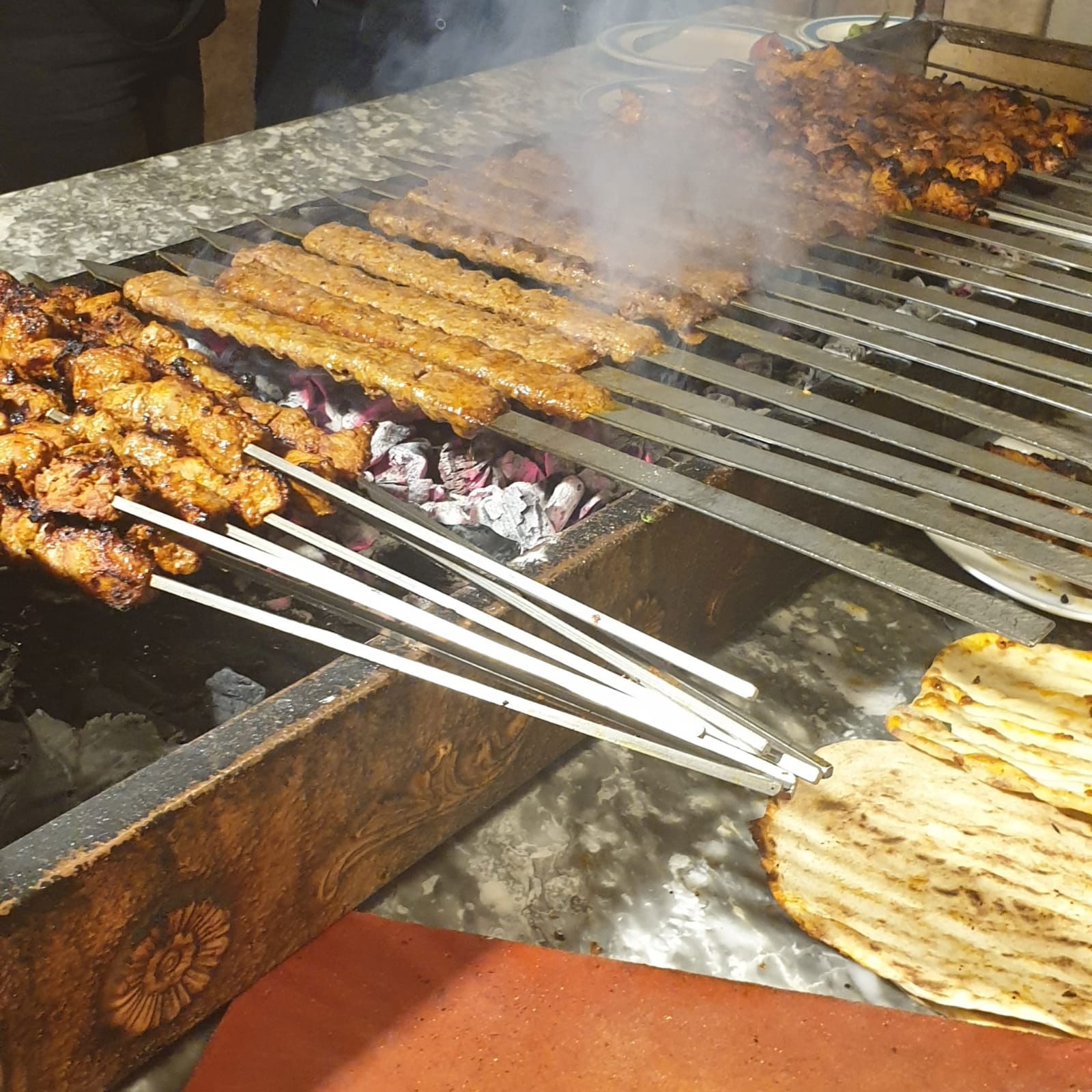 Lale Cafe & Restaurant