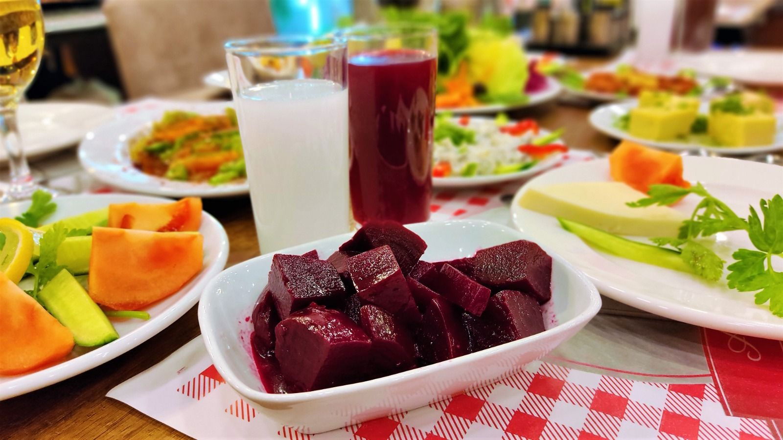 Lale Cafe & Restaurant