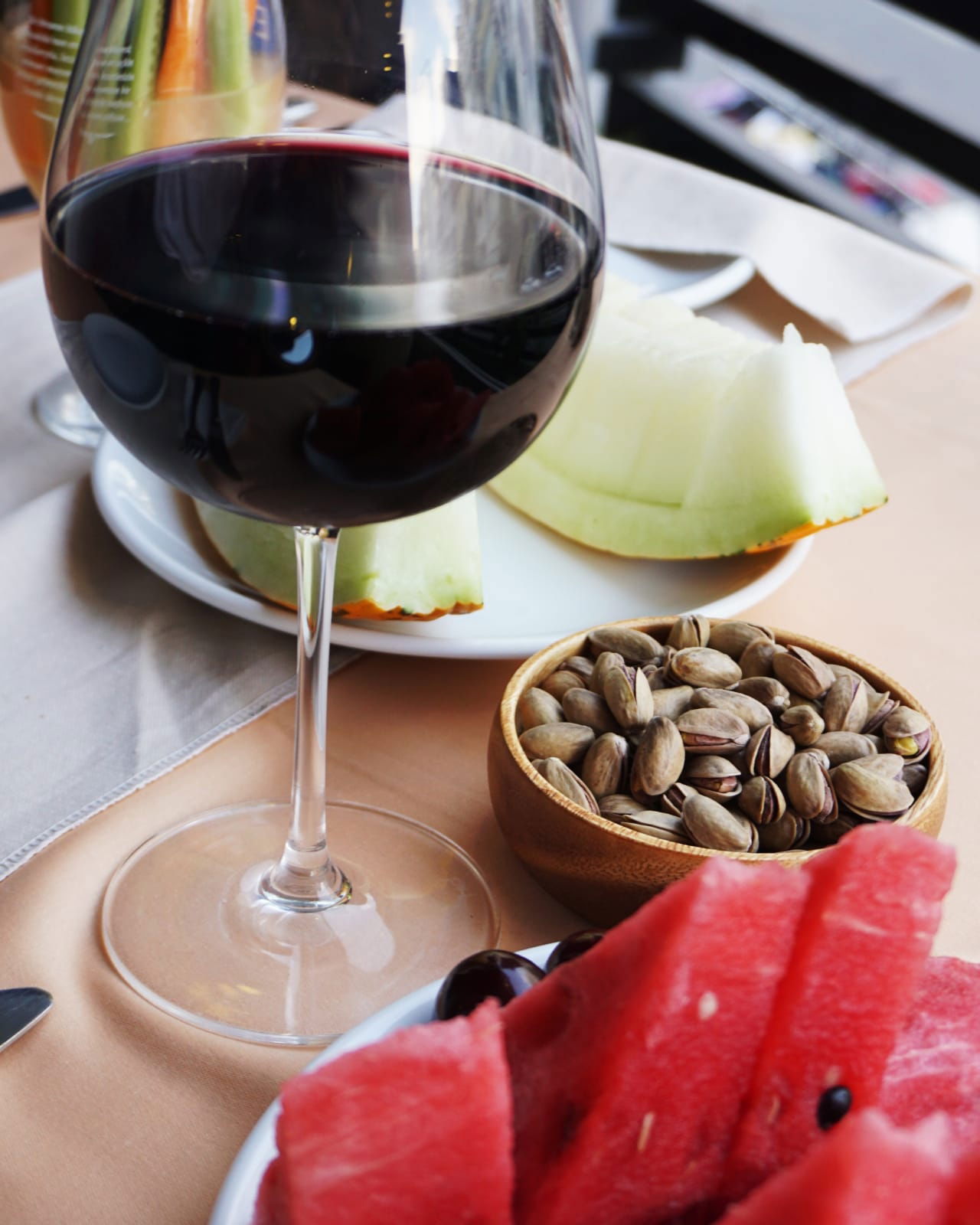 Lale Cafe & Restaurant