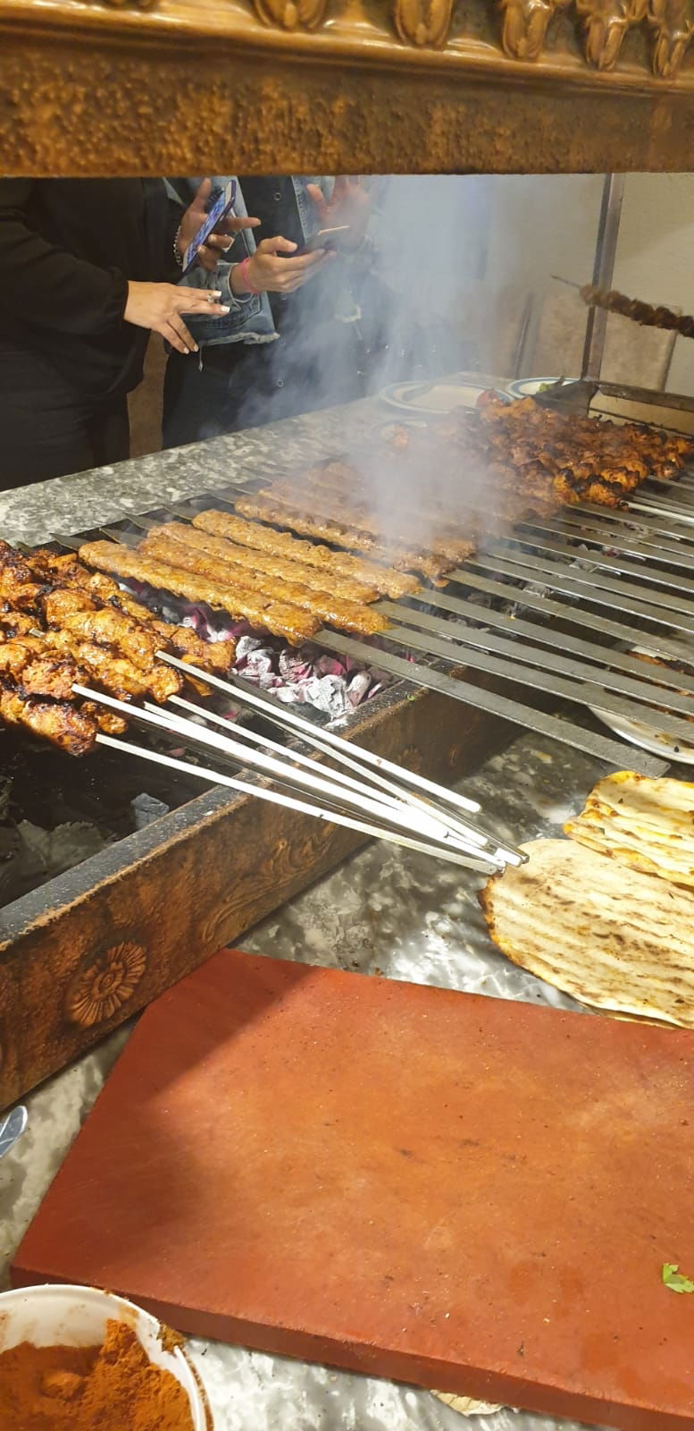 Lale Cafe & Restaurant