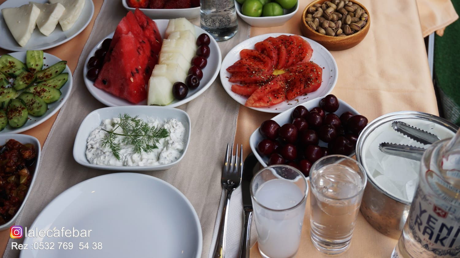 Lale Cafe & Restaurant