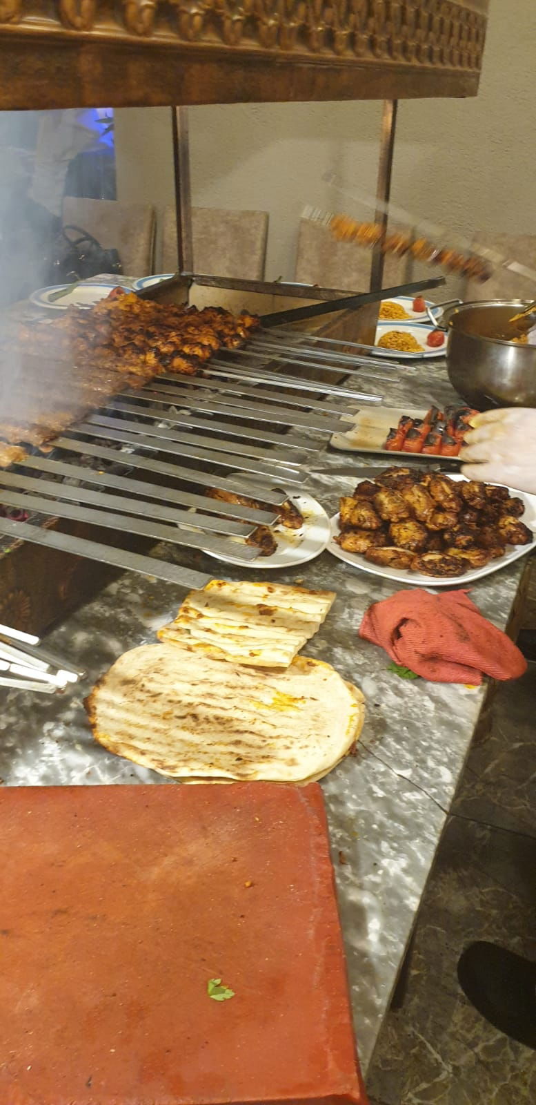 Lale Cafe & Restaurant