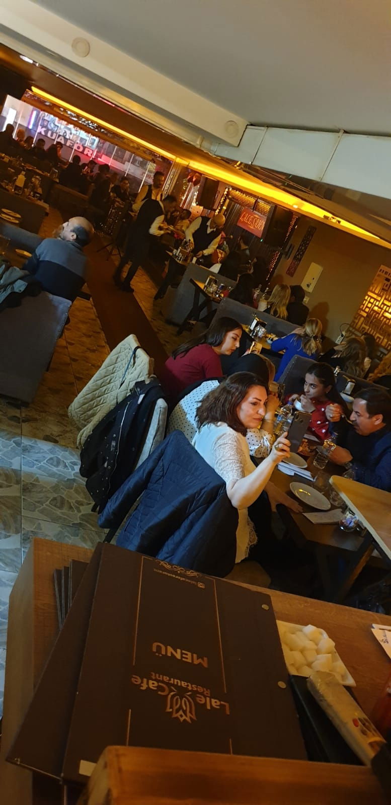 Lale Cafe & Restaurant