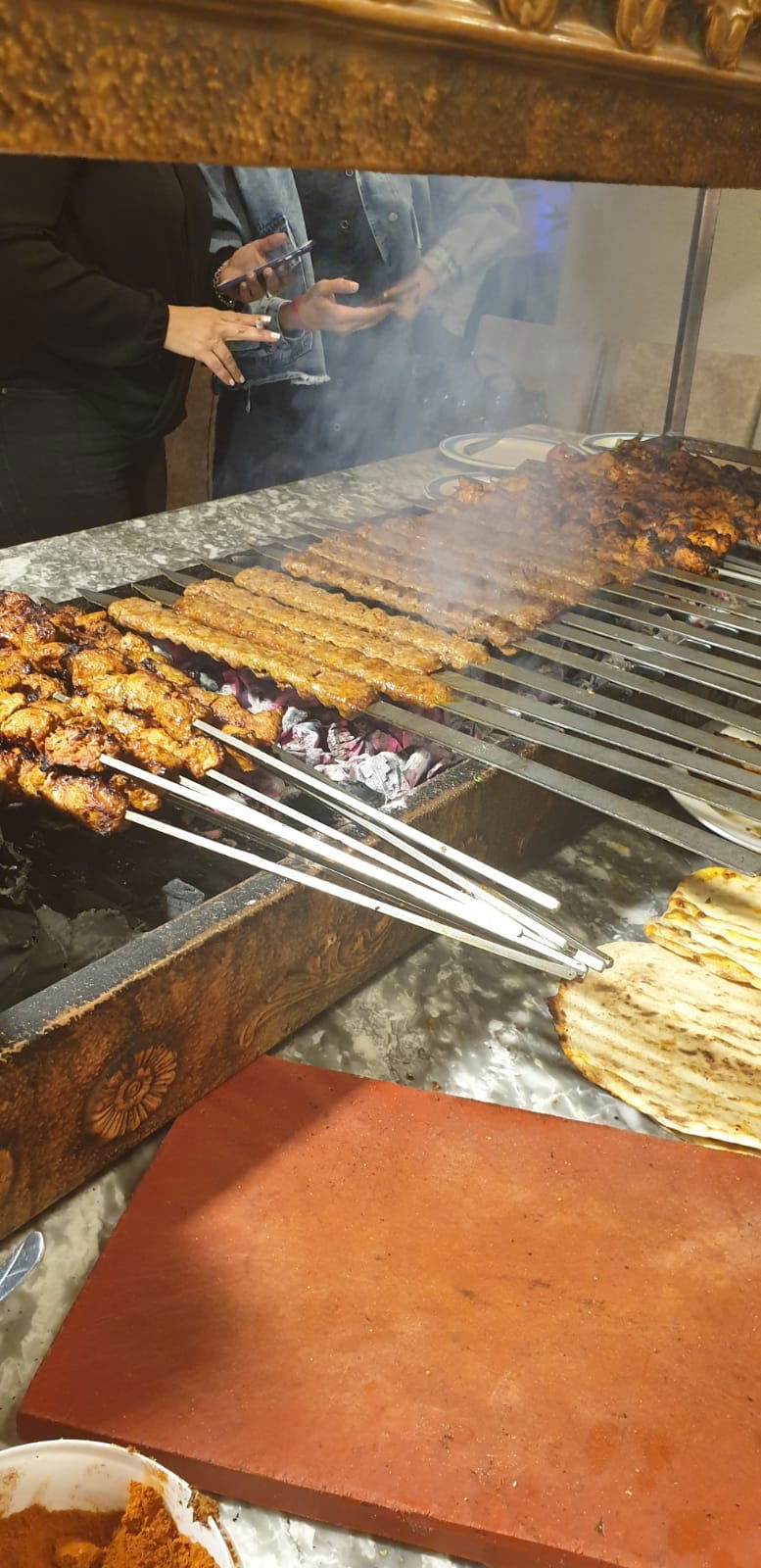 Lale Cafe & Restaurant