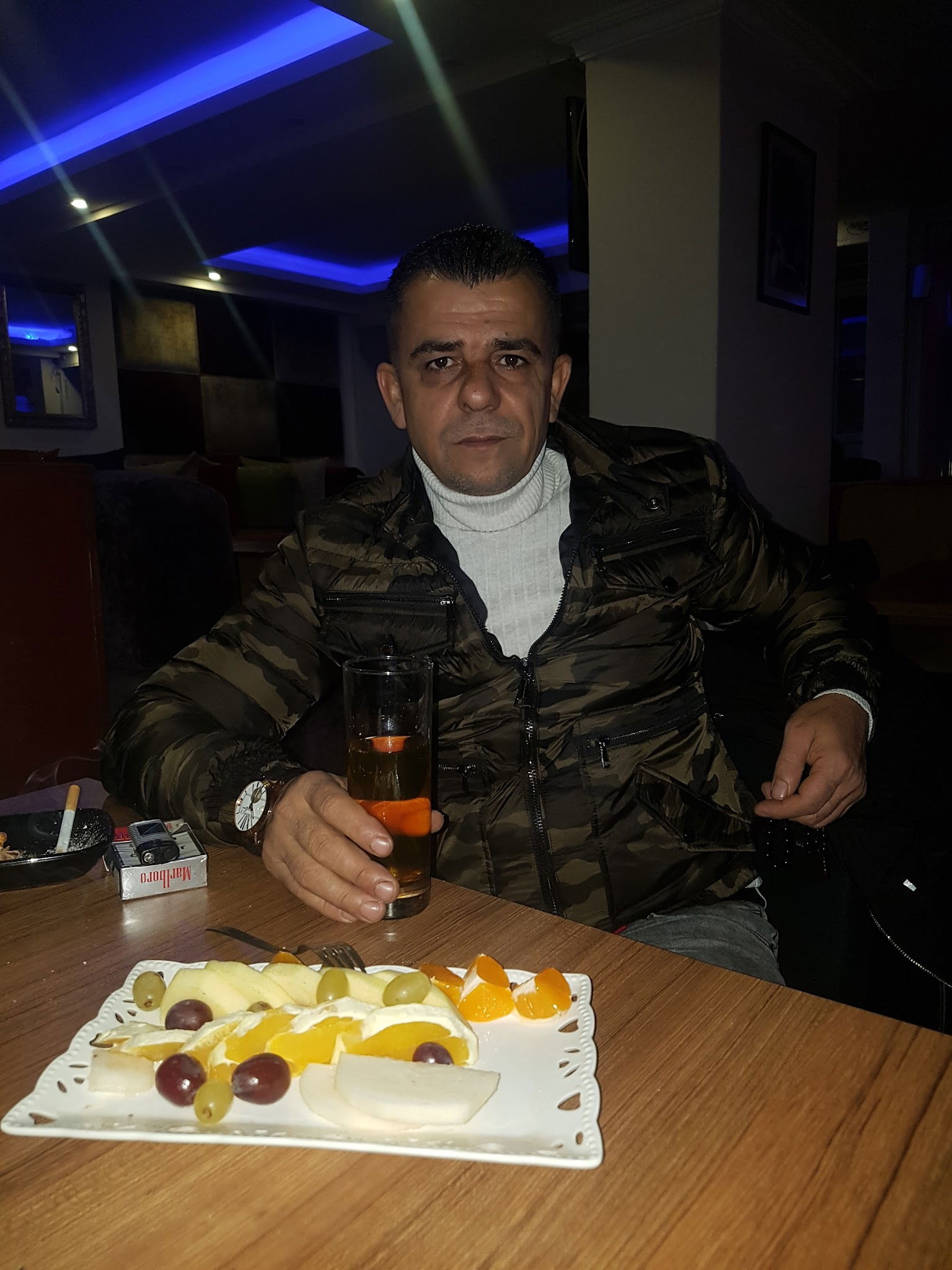 Lale Cafe & Restaurant