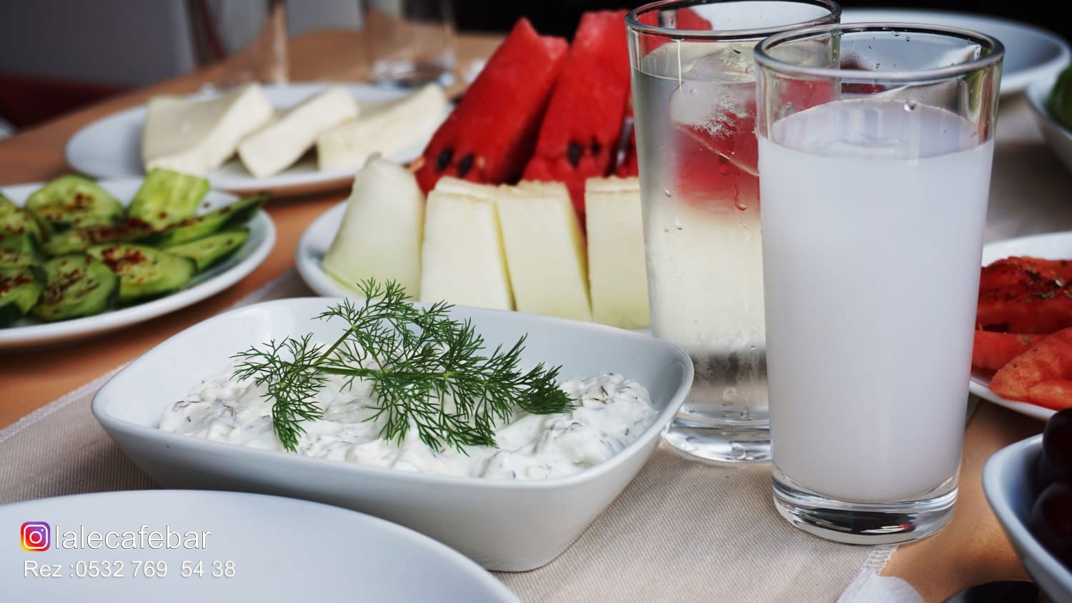 Lale Cafe & Restaurant