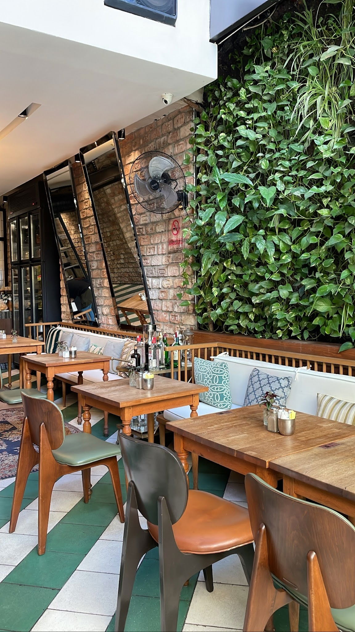 The House Cafe Corner