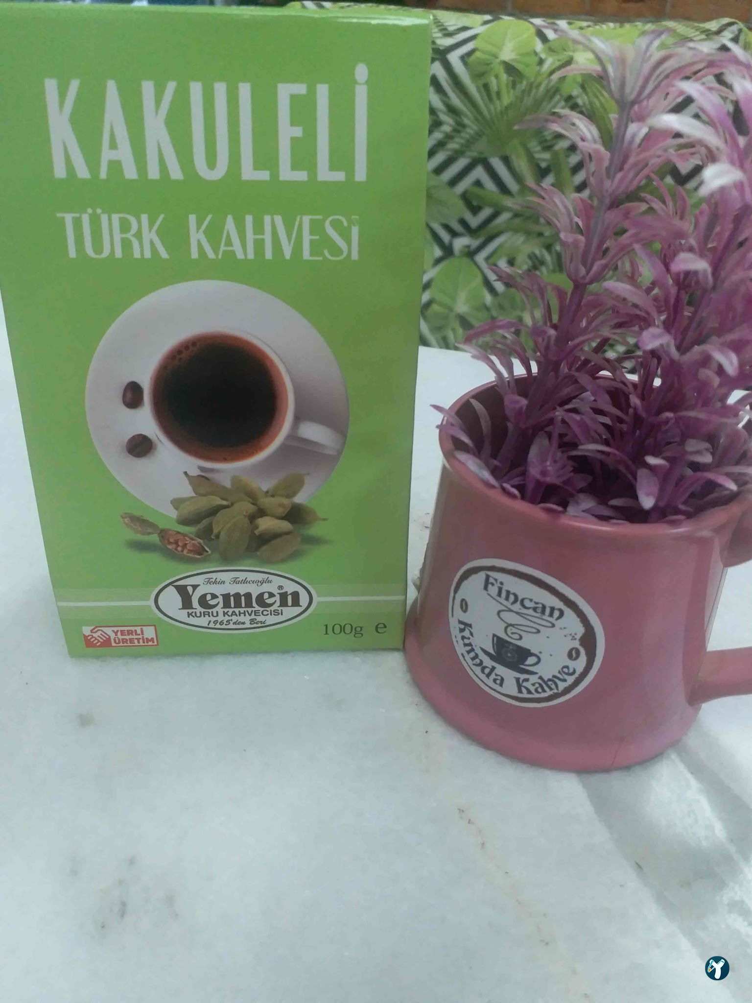 Fincan Kumda Kahve