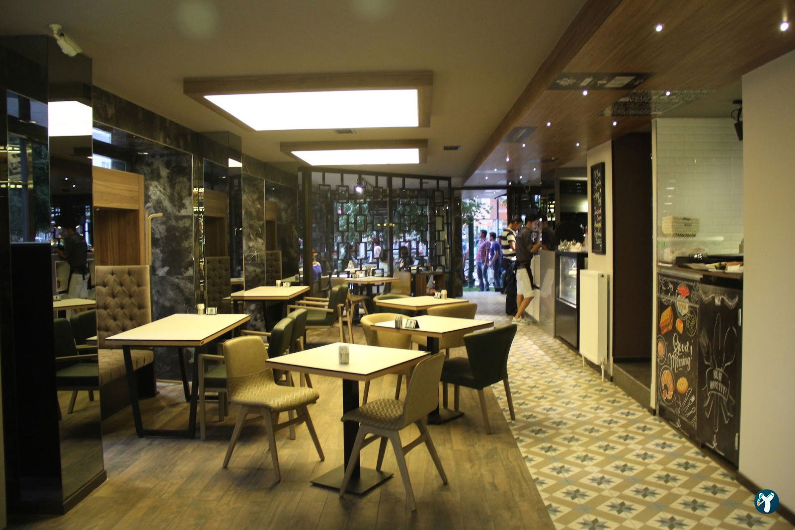 Pi Box Cafe