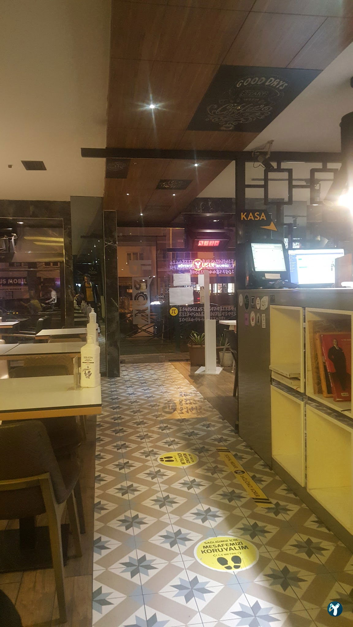 Pi Box Cafe