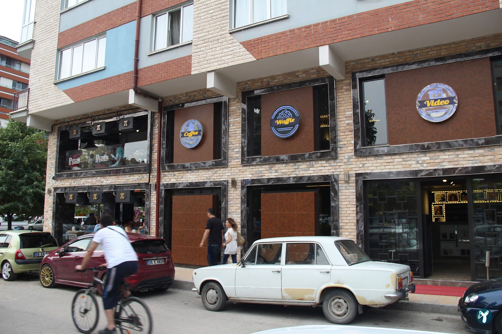 Pi Box Cafe