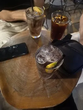 Throwback Coffee Co. resimleri Throwback Coffee Co. resimleri
