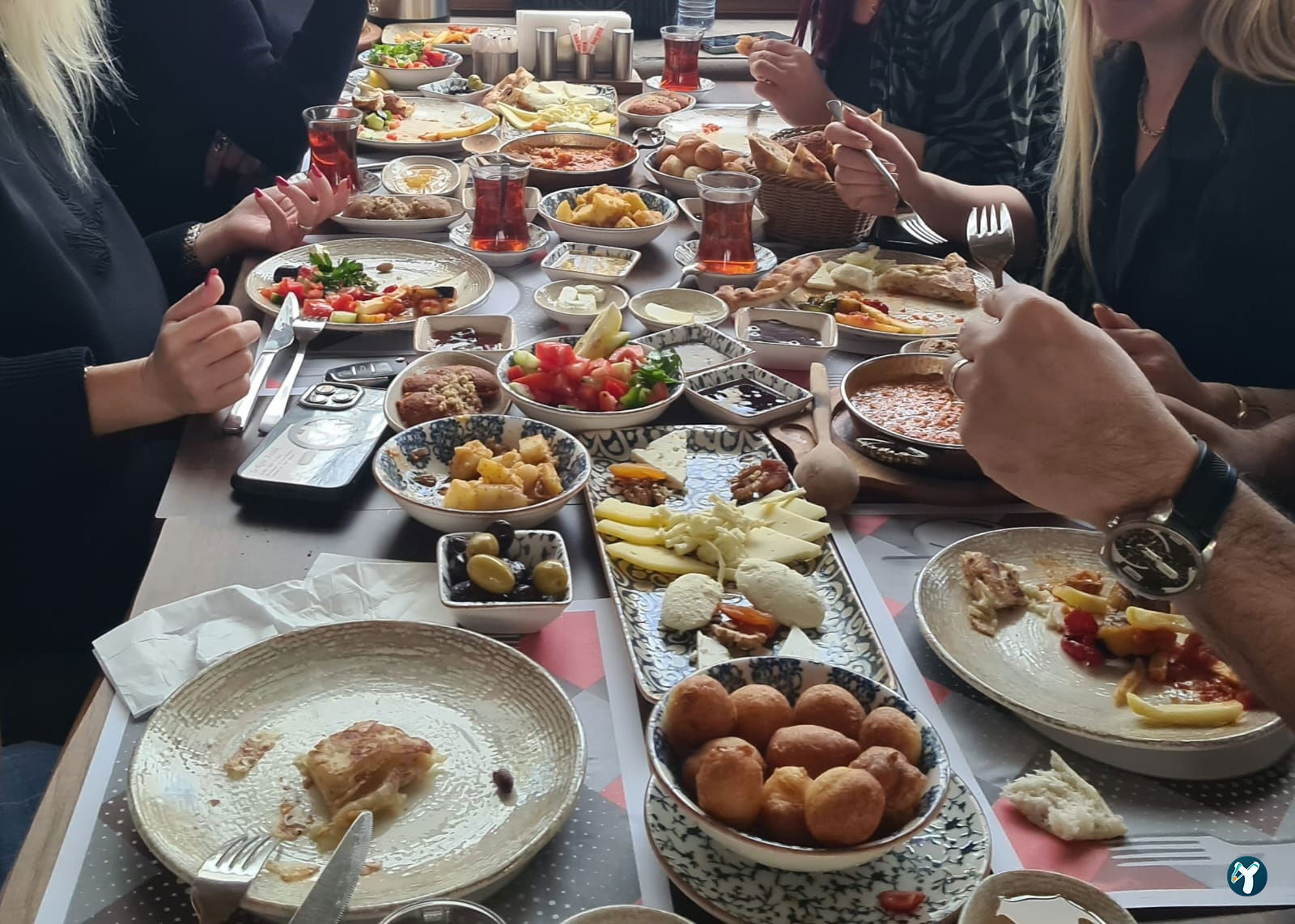 Hadi Bey İskender & Kukla Ve Karagöz