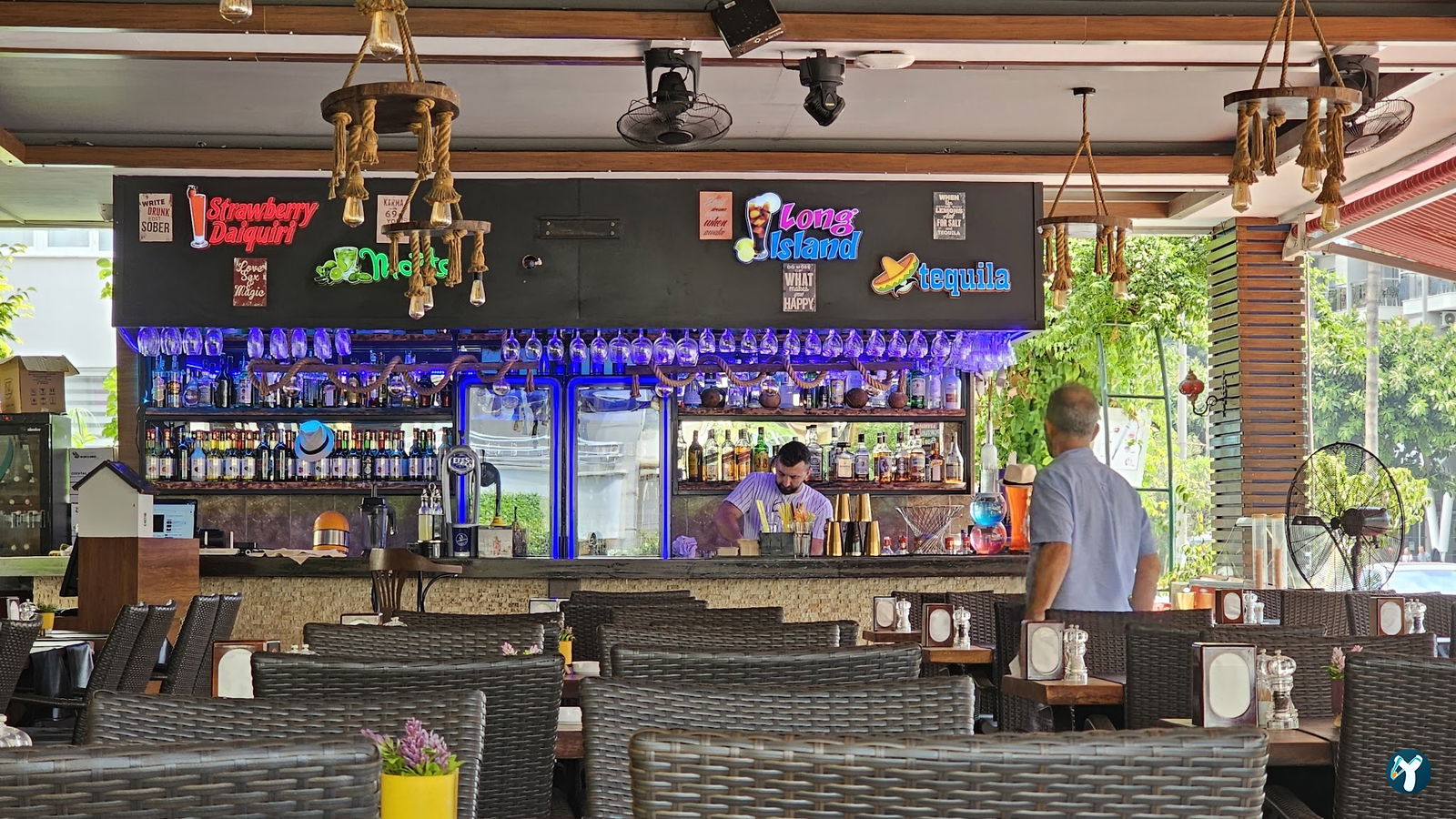 Kleopatra Blue Hawaii Restaurant