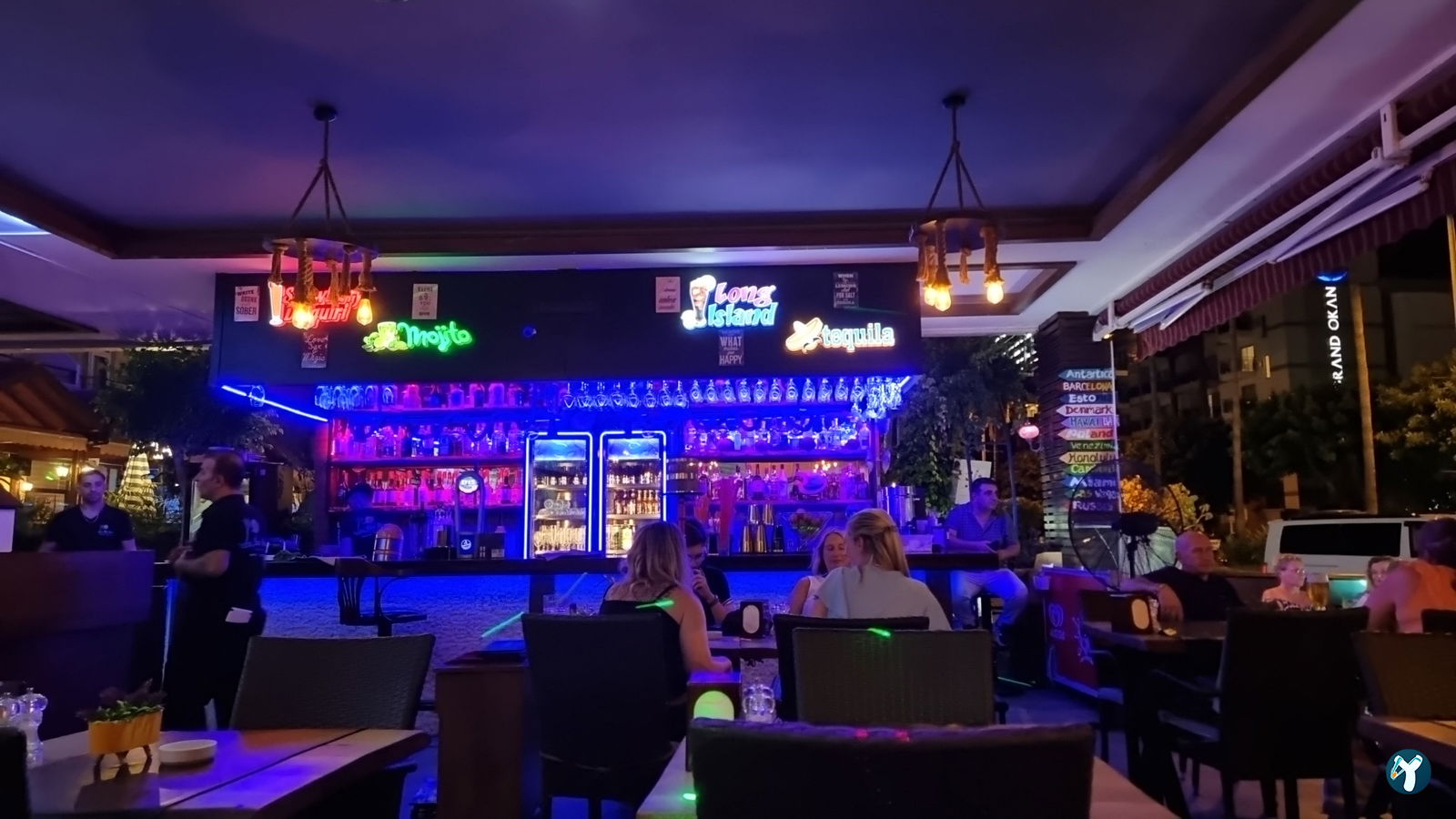 Kleopatra Blue Hawaii Restaurant