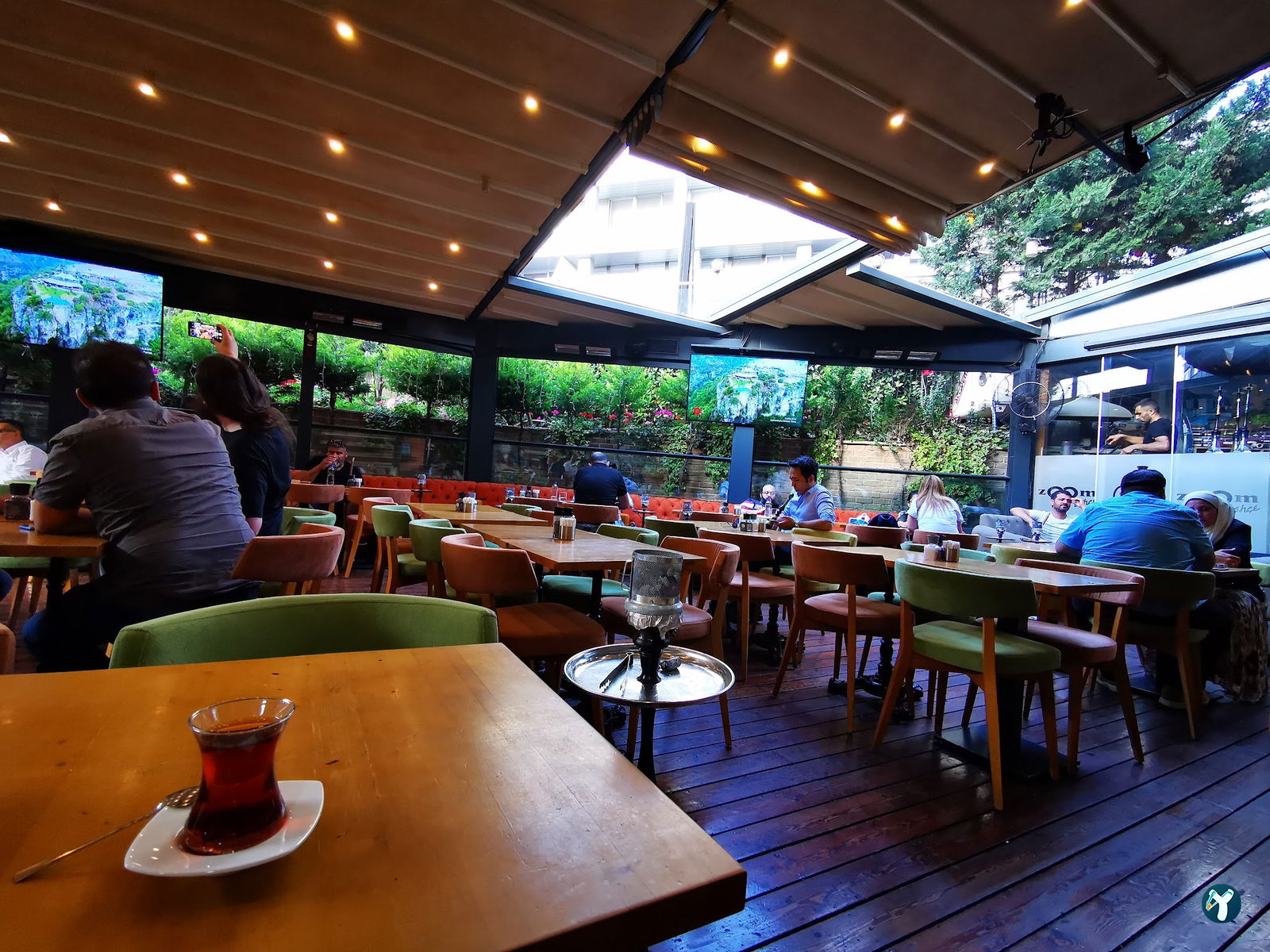 Zoom Bahçe Cafe & Restaurant