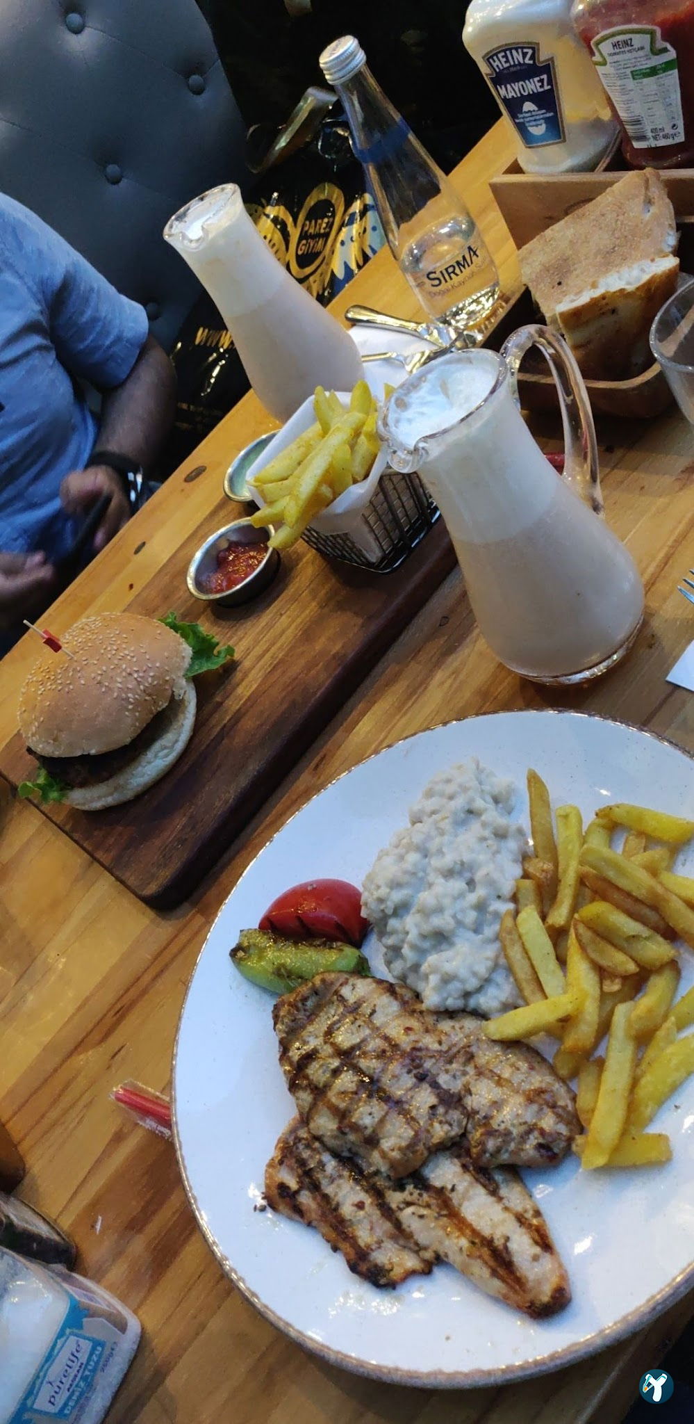 Zoom Bahçe Cafe & Restaurant