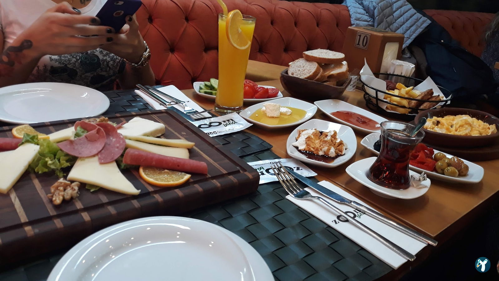 Zoom Bahçe Cafe & Restaurant