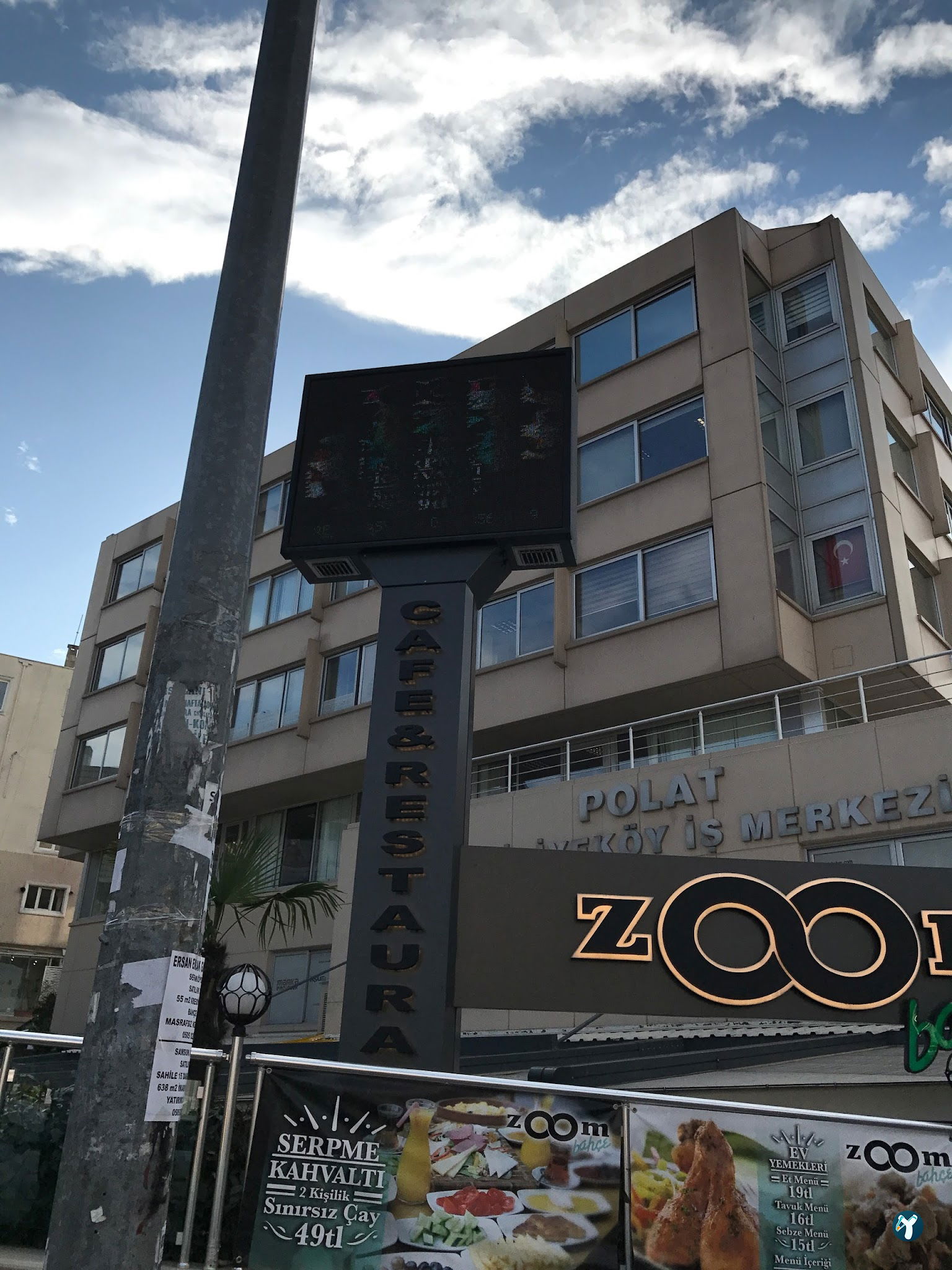 Zoom Bahçe Cafe & Restaurant