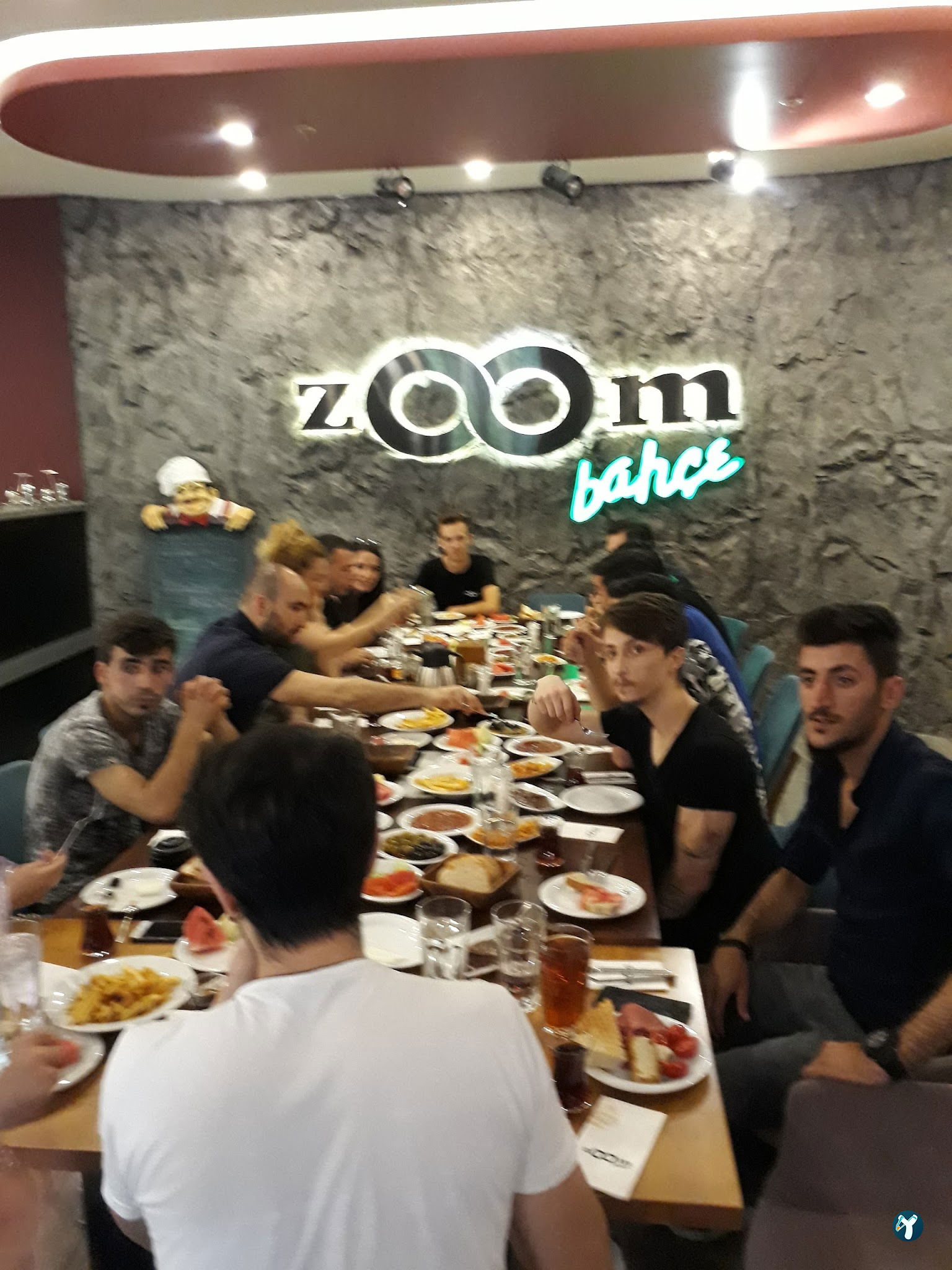 Zoom Bahçe Cafe & Restaurant