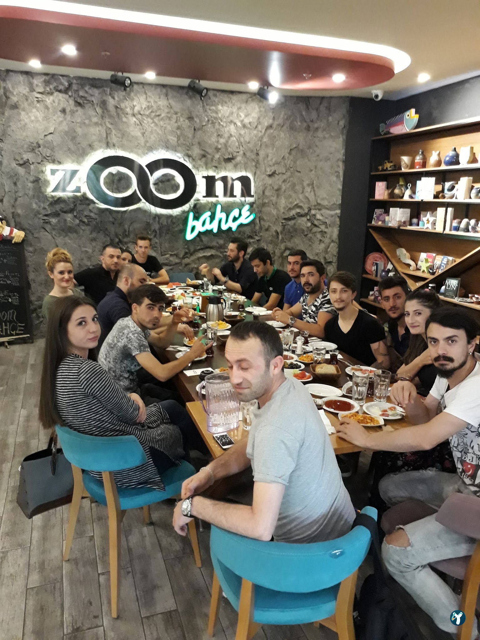 Zoom Bahçe Cafe & Restaurant
