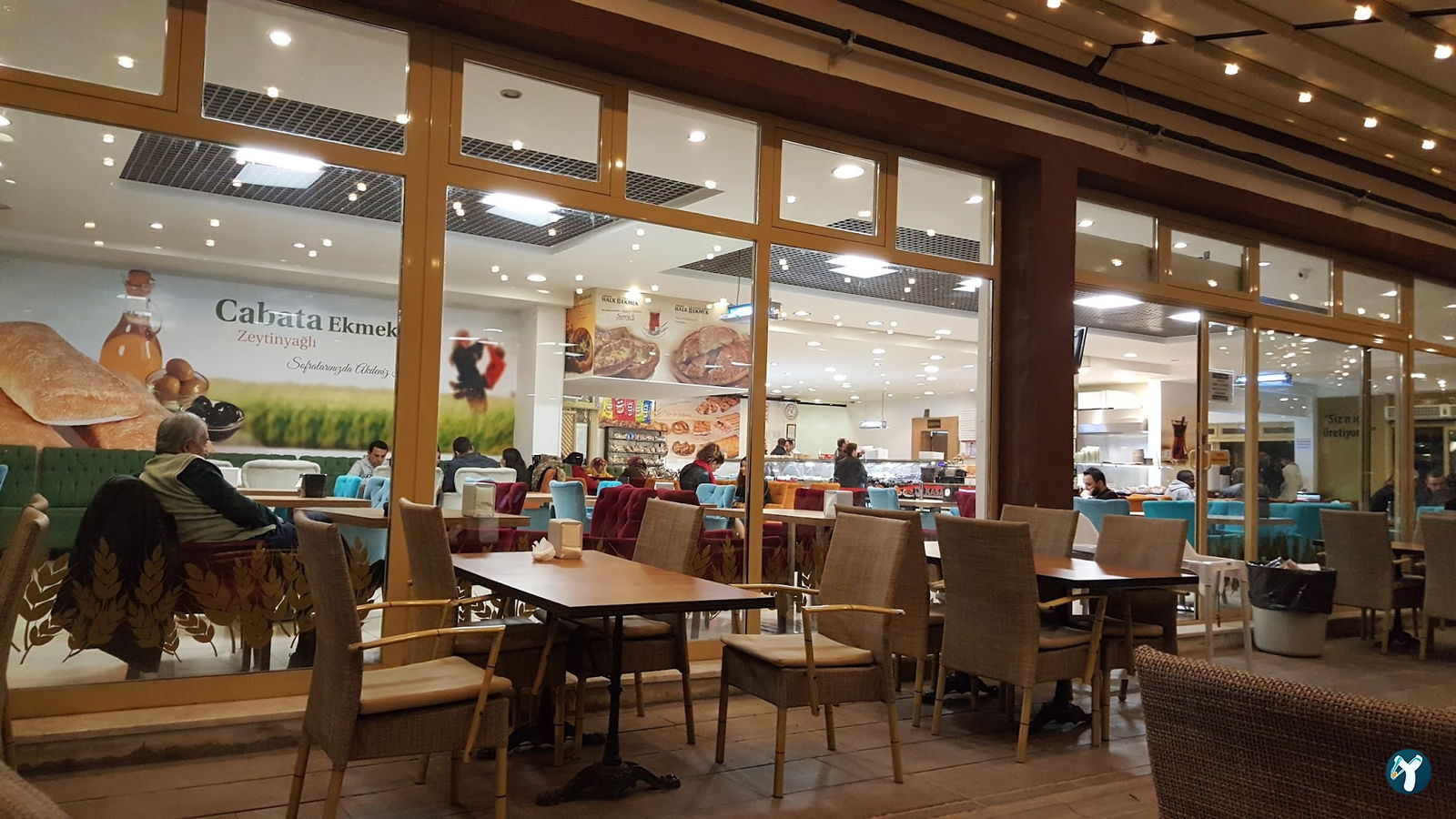 Halk Ekmek Atlantis Cafe