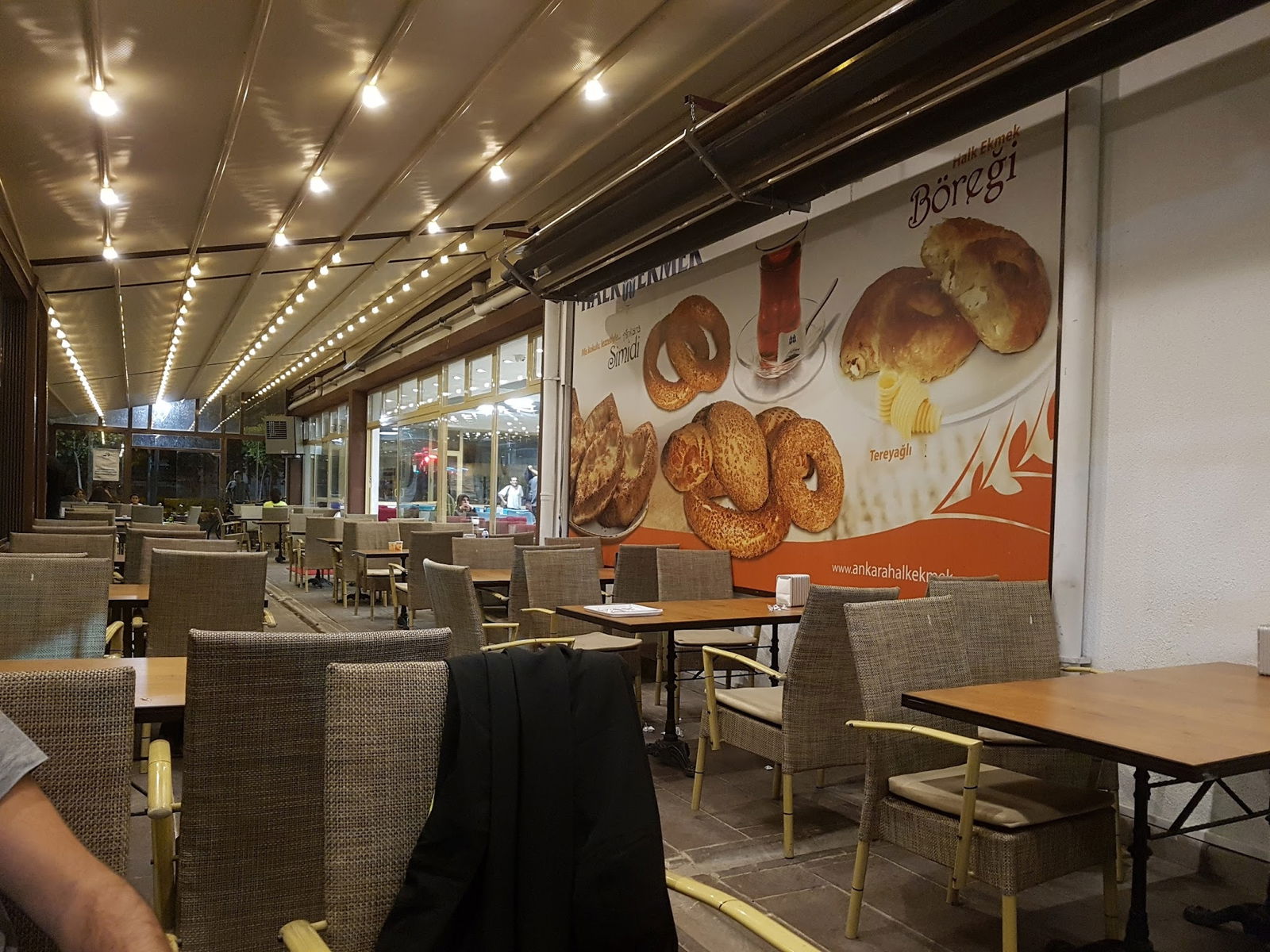 Halk Ekmek Atlantis Cafe