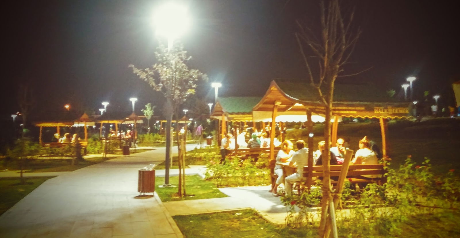 Halk Ekmek Atlantis Cafe