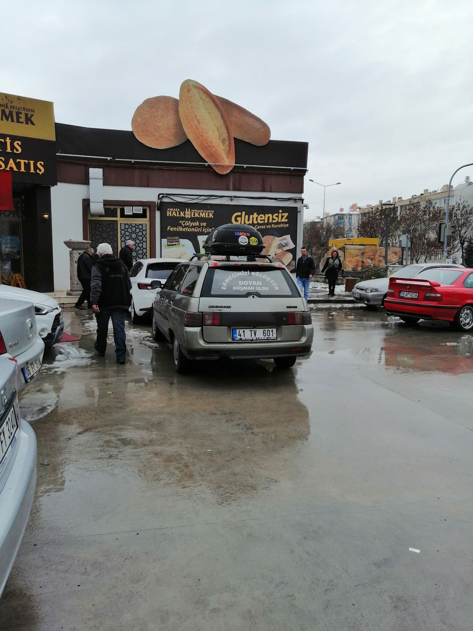 Halk Ekmek Atlantis Cafe