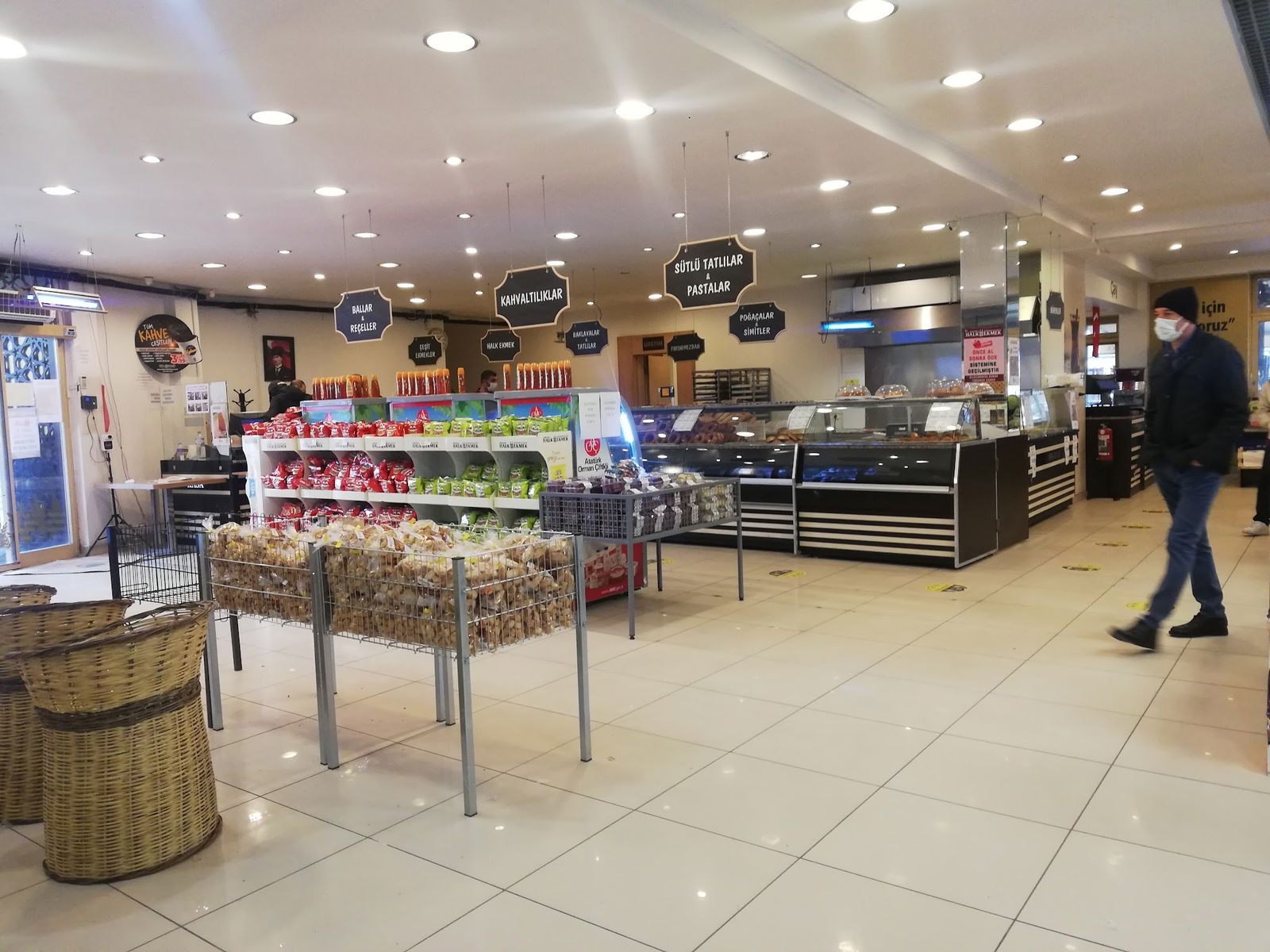 Halk Ekmek Atlantis Cafe