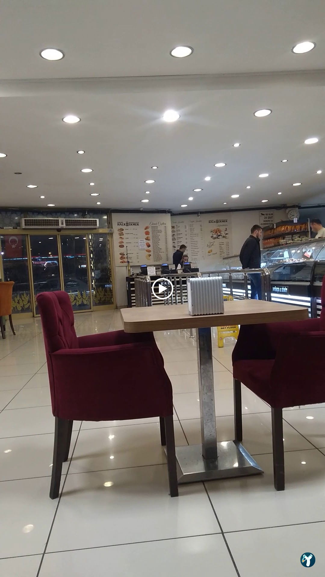 Halk Ekmek Atlantis Cafe
