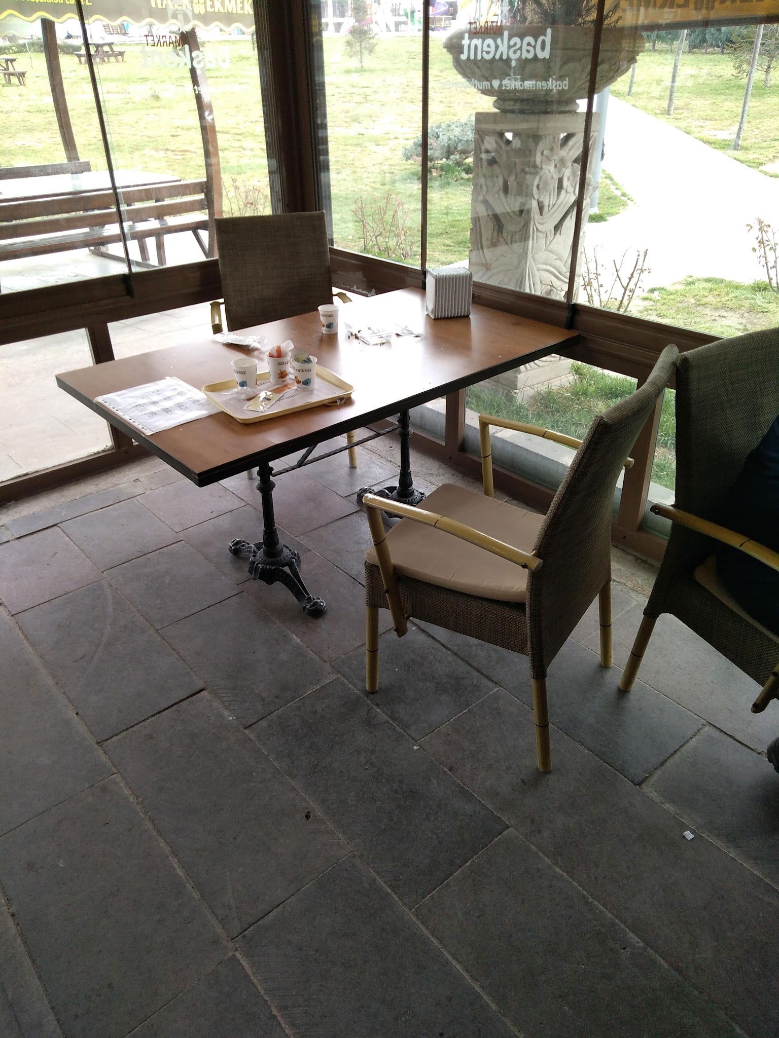 Halk Ekmek Atlantis Cafe