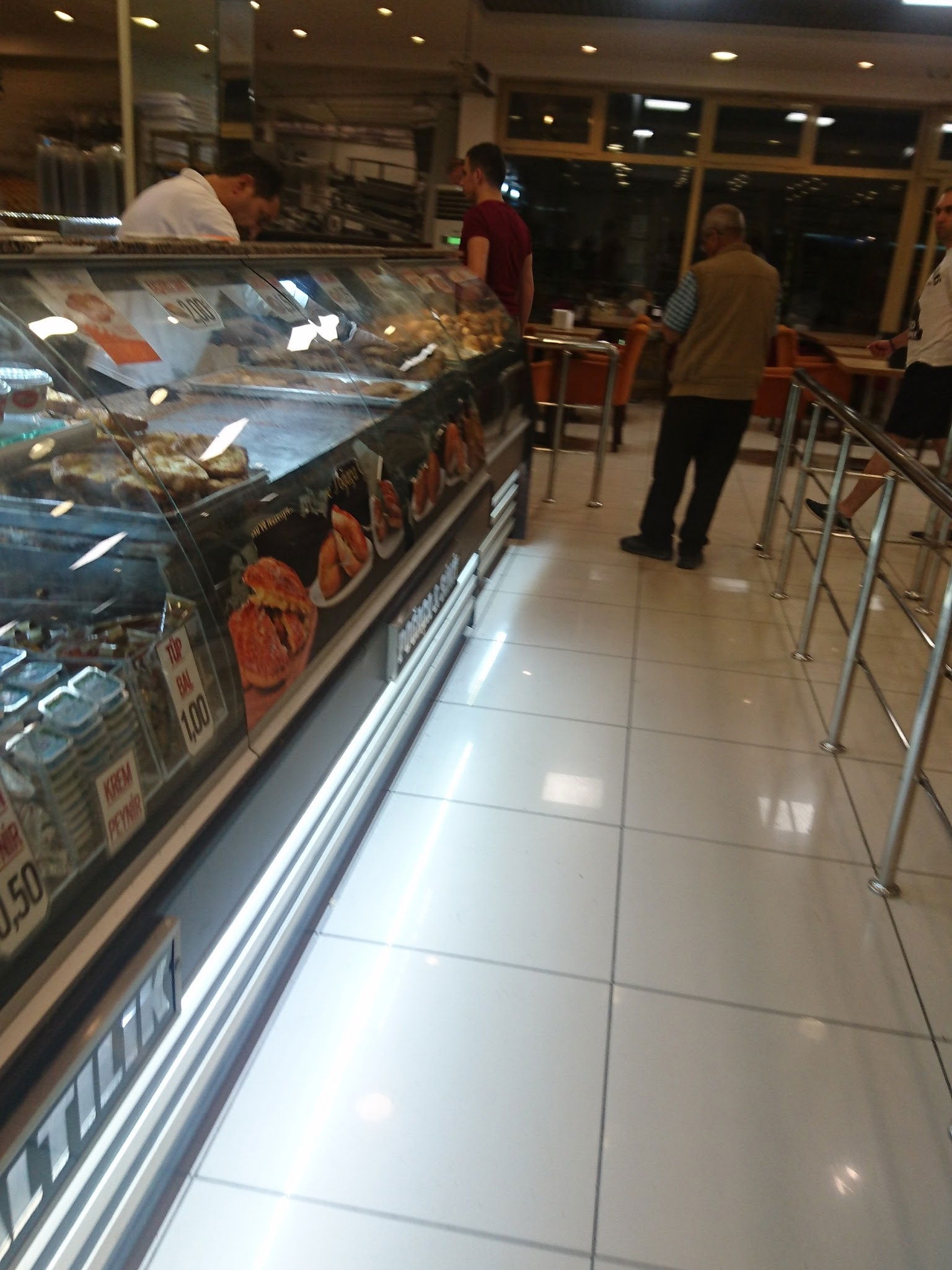 Halk Ekmek Atlantis Cafe