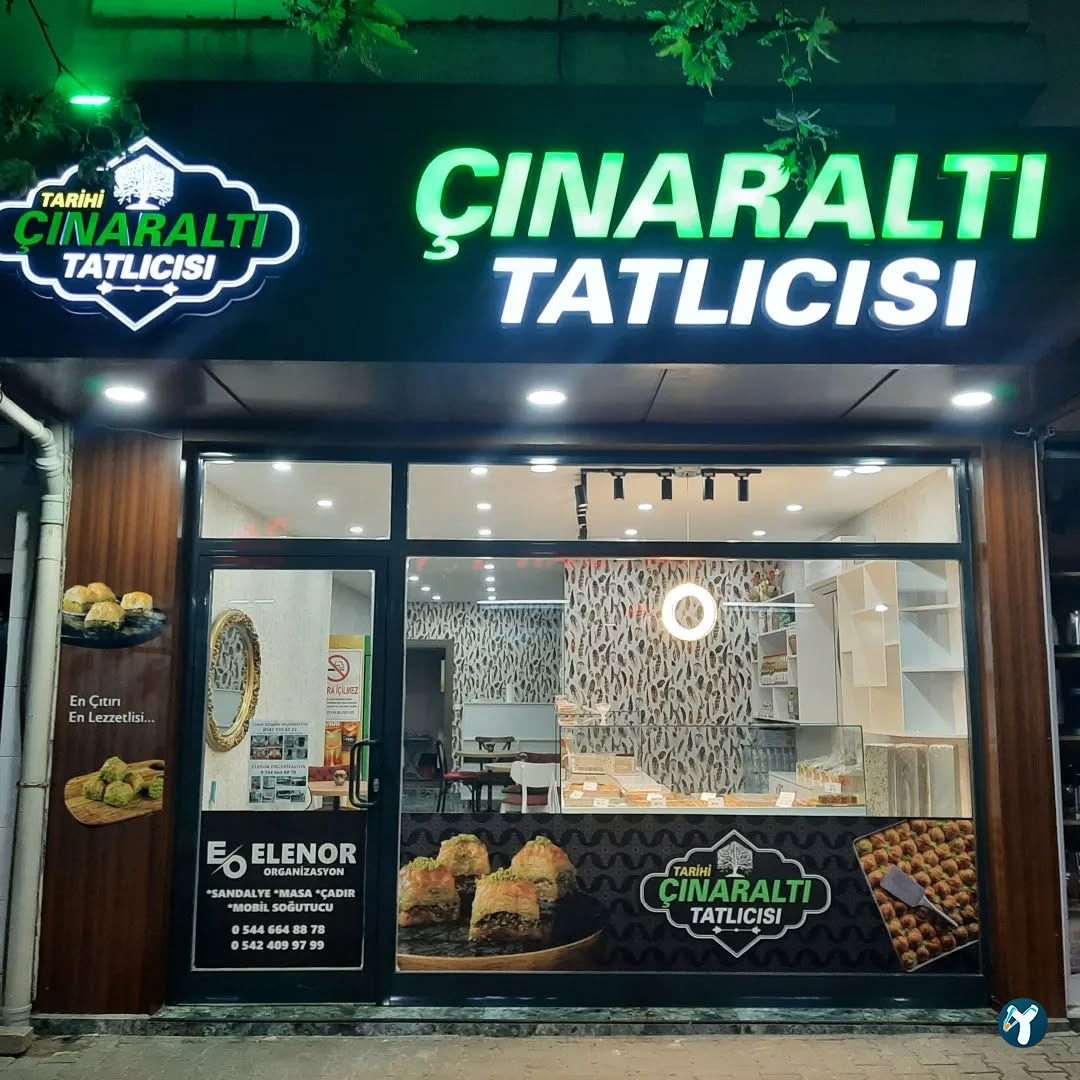Tarihi Çınaraltı Tatlıcısı