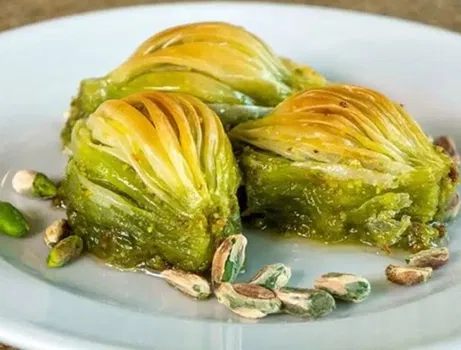 Tarihi Çınaraltı Tatlıcısı resimleri