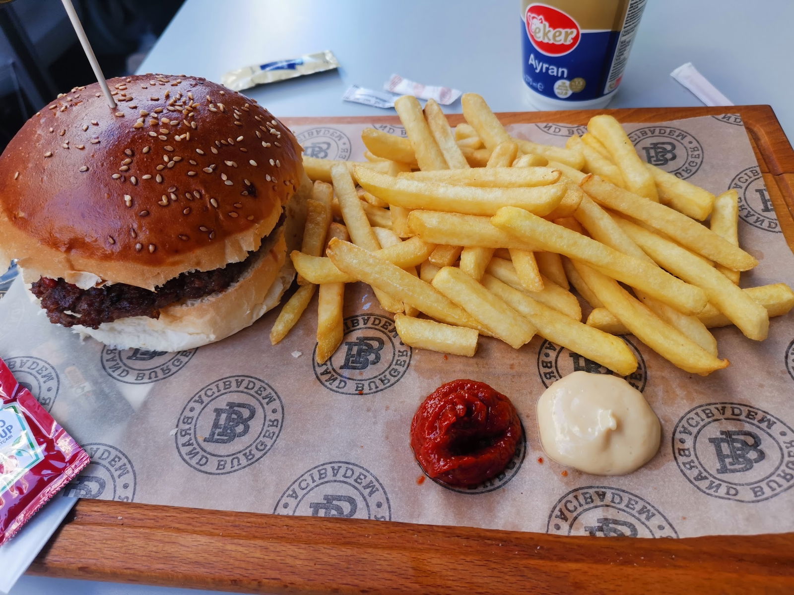 Brand Burger Üsküdar Valide-I Atik