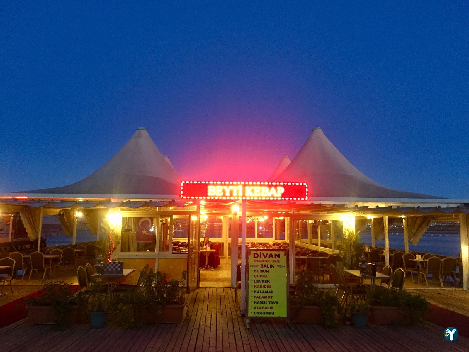 Di̇van Restaurant&Cafe