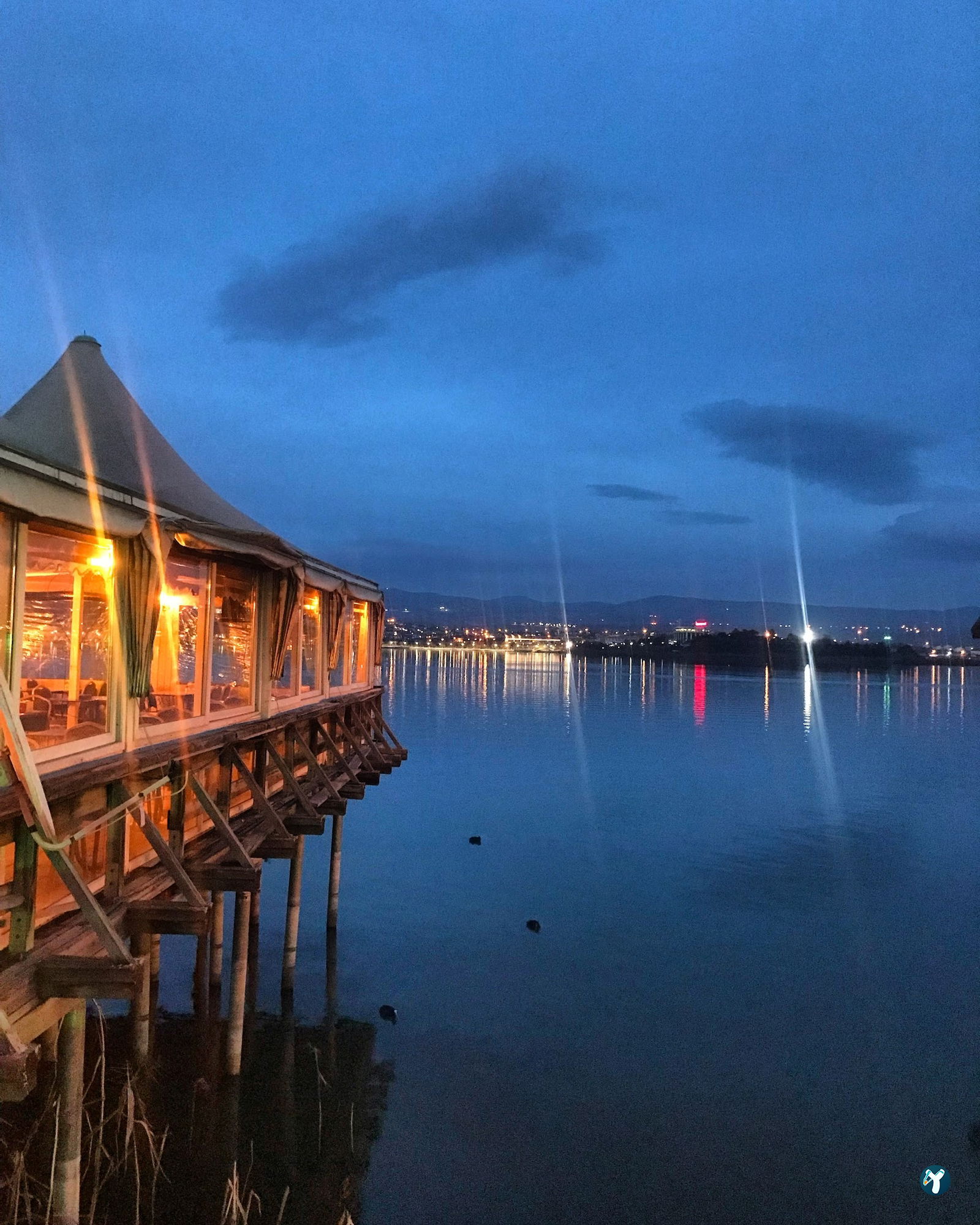 Di̇van Restaurant&Cafe
