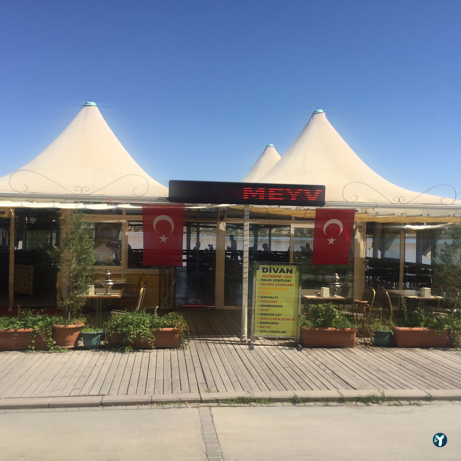Di̇van Restaurant&Cafe