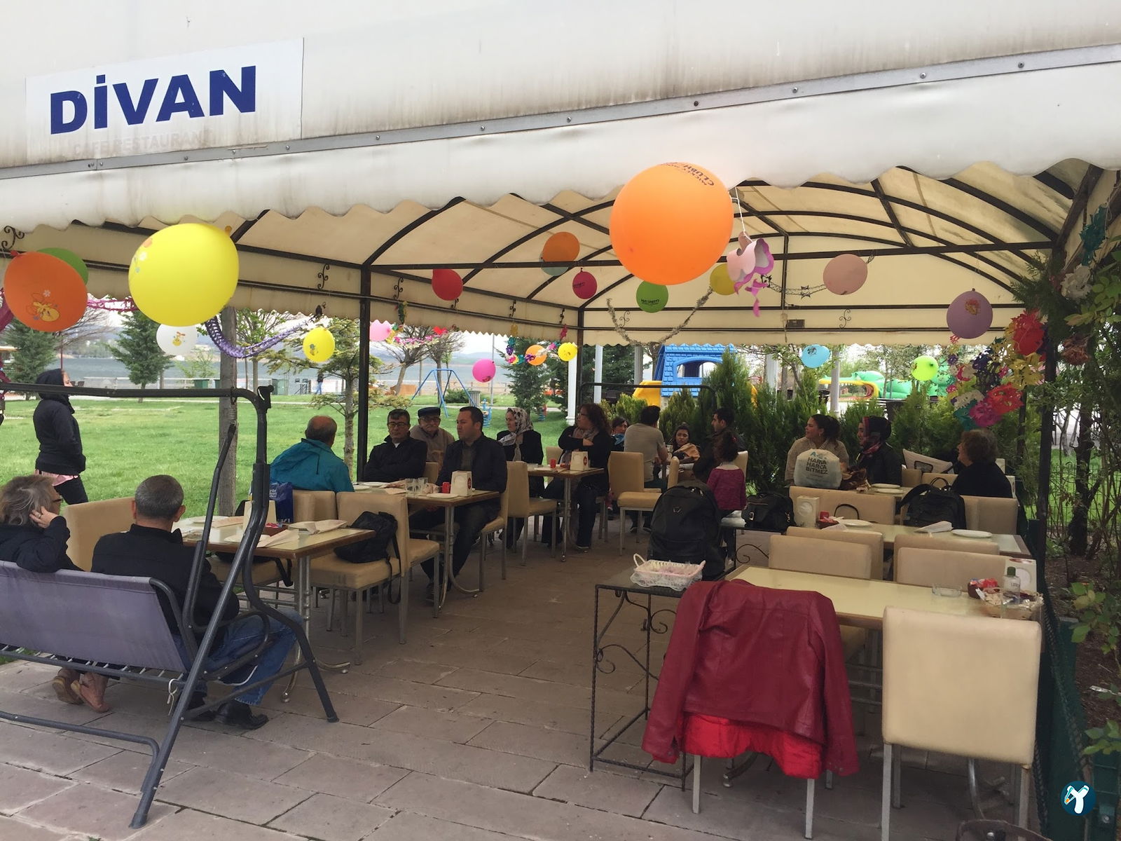 Di̇van Restaurant&Cafe