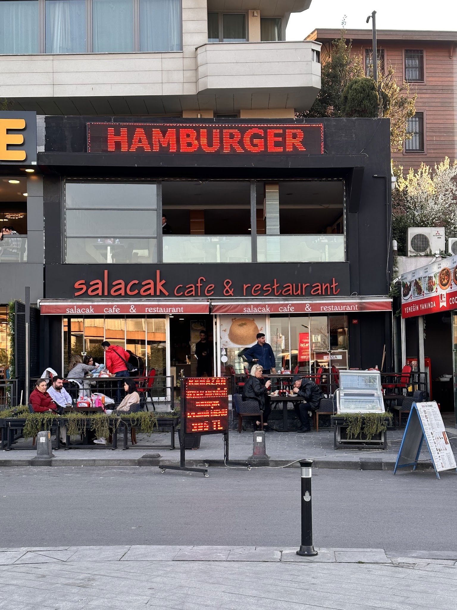 Salacak Cafe & Restaurant