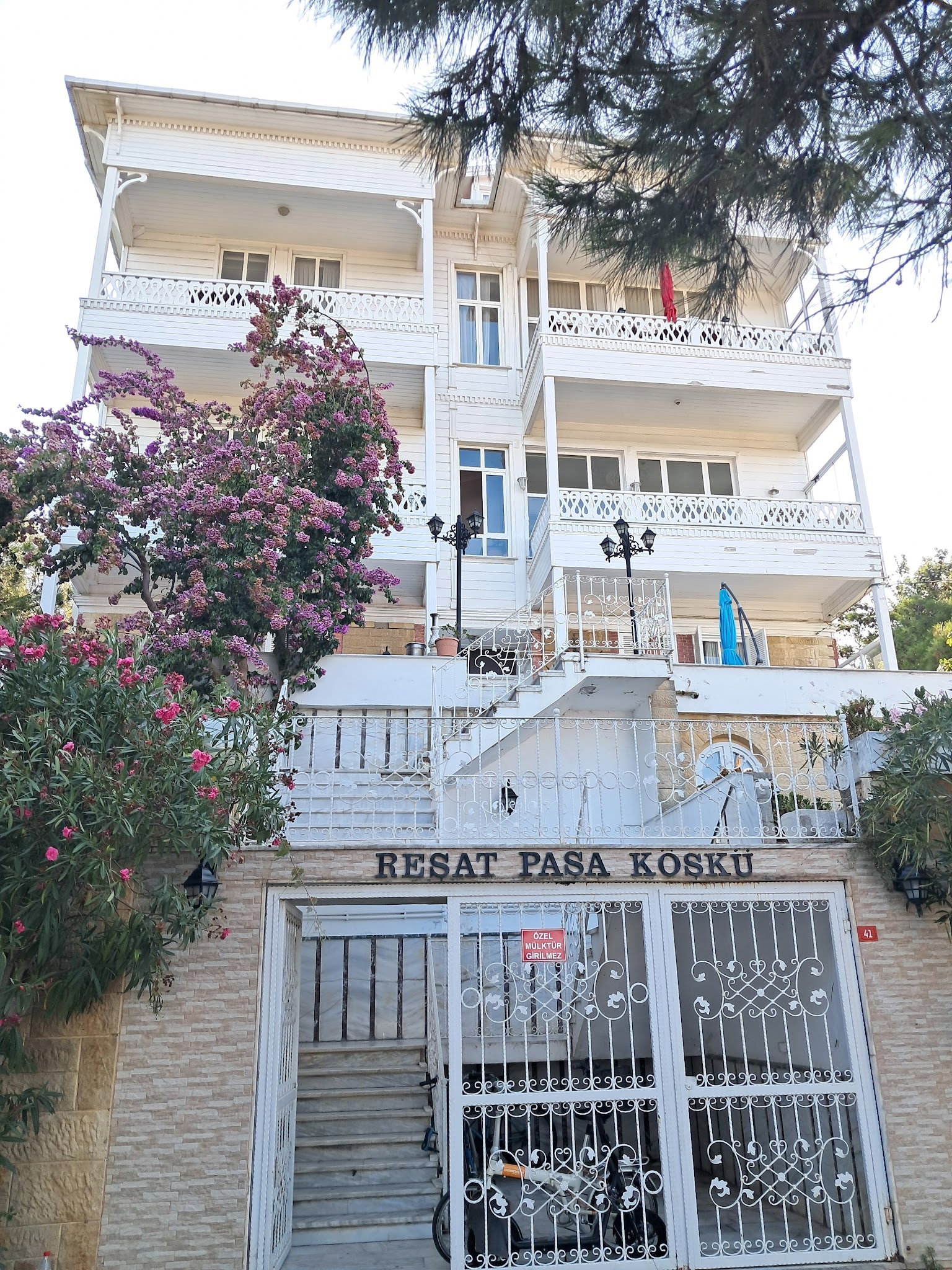 Burgazadası Aya Nikola Çay Bahçesi