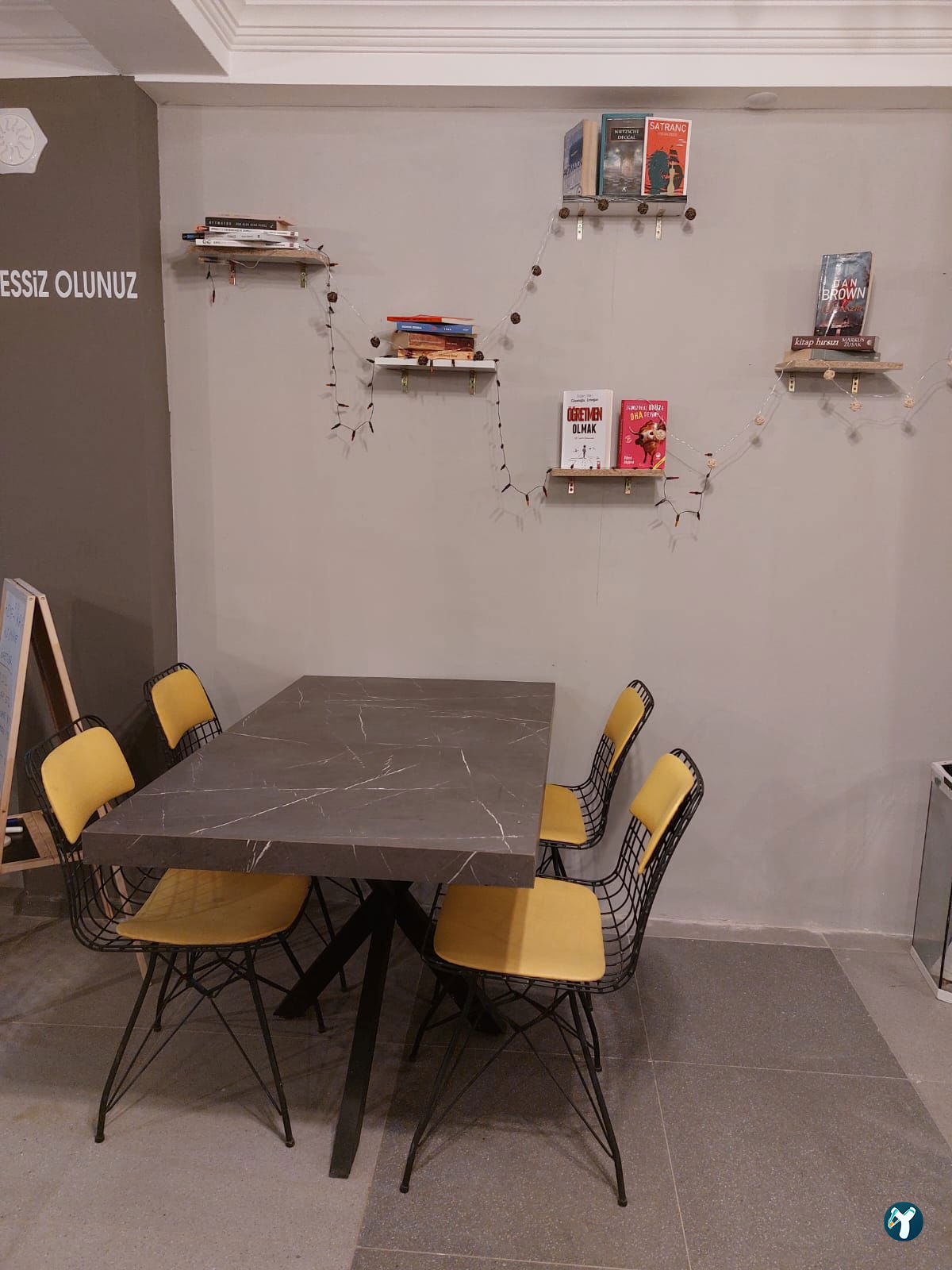 Keyfi̇ İkra Kütüphane Kafe