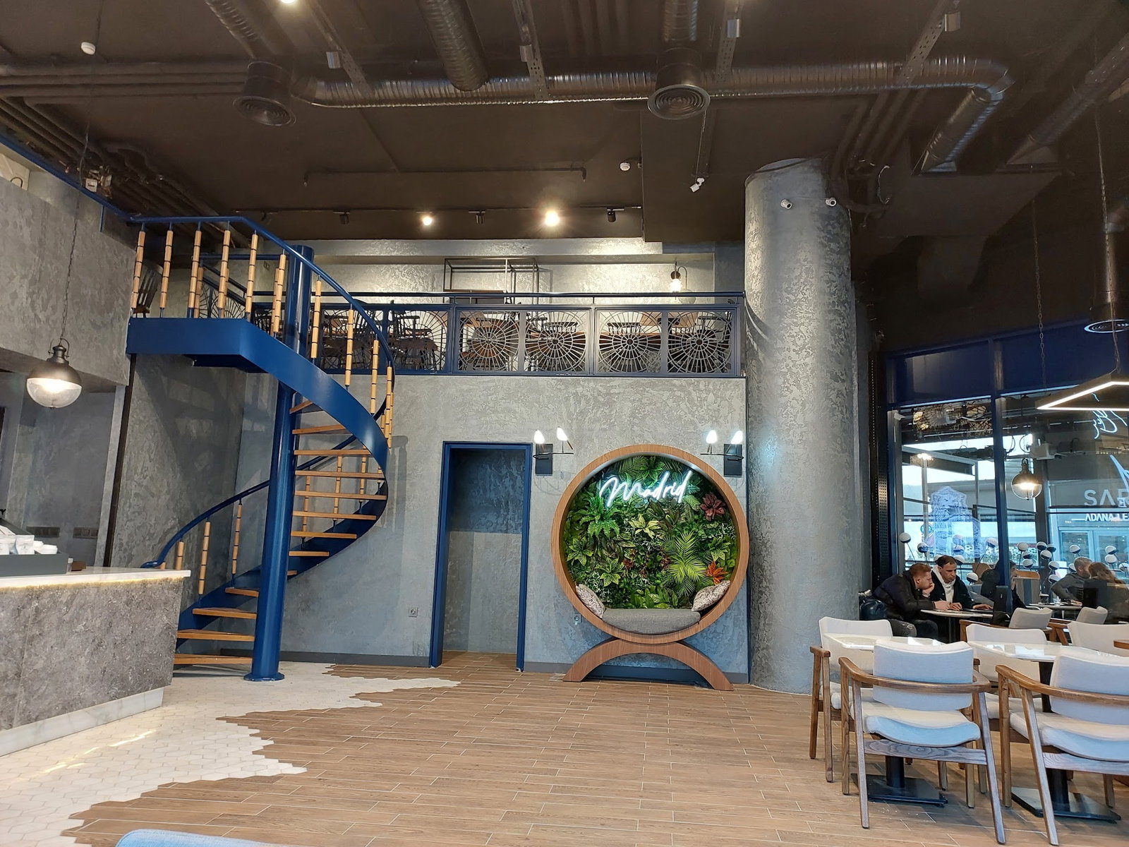 Coffee De Madrid Maidan