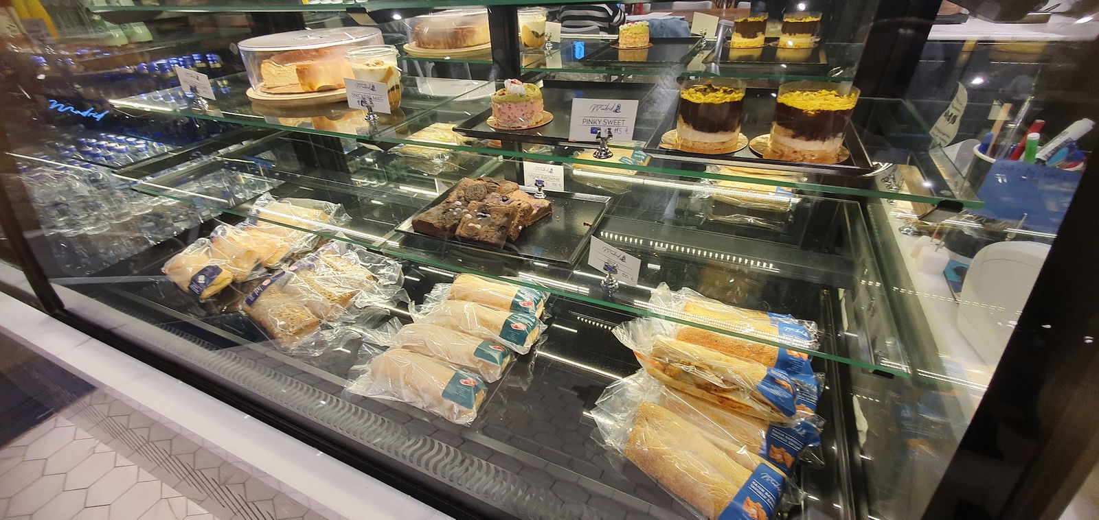 Coffee De Madrid Maidan