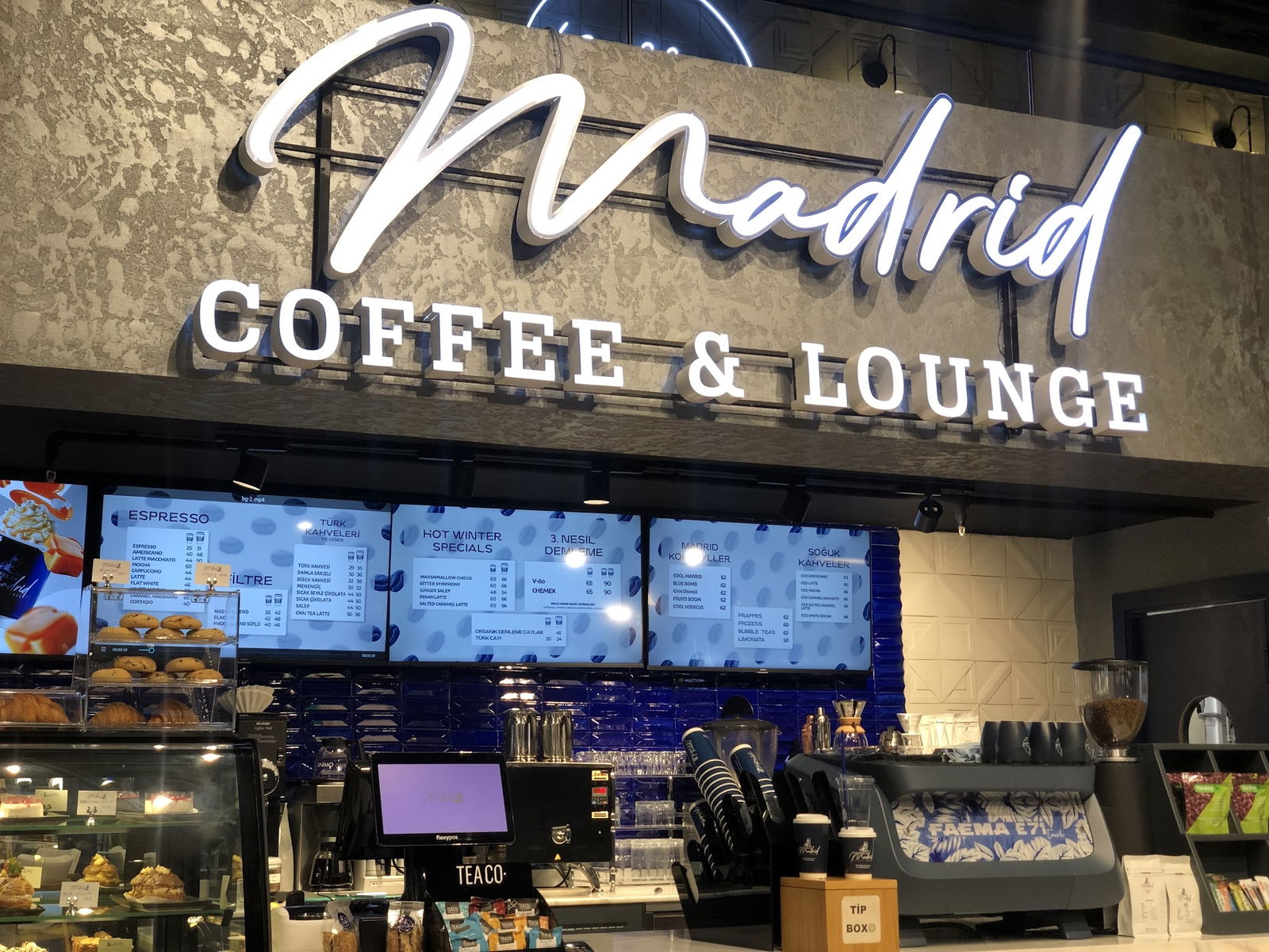 Coffee De Madrid Maidan