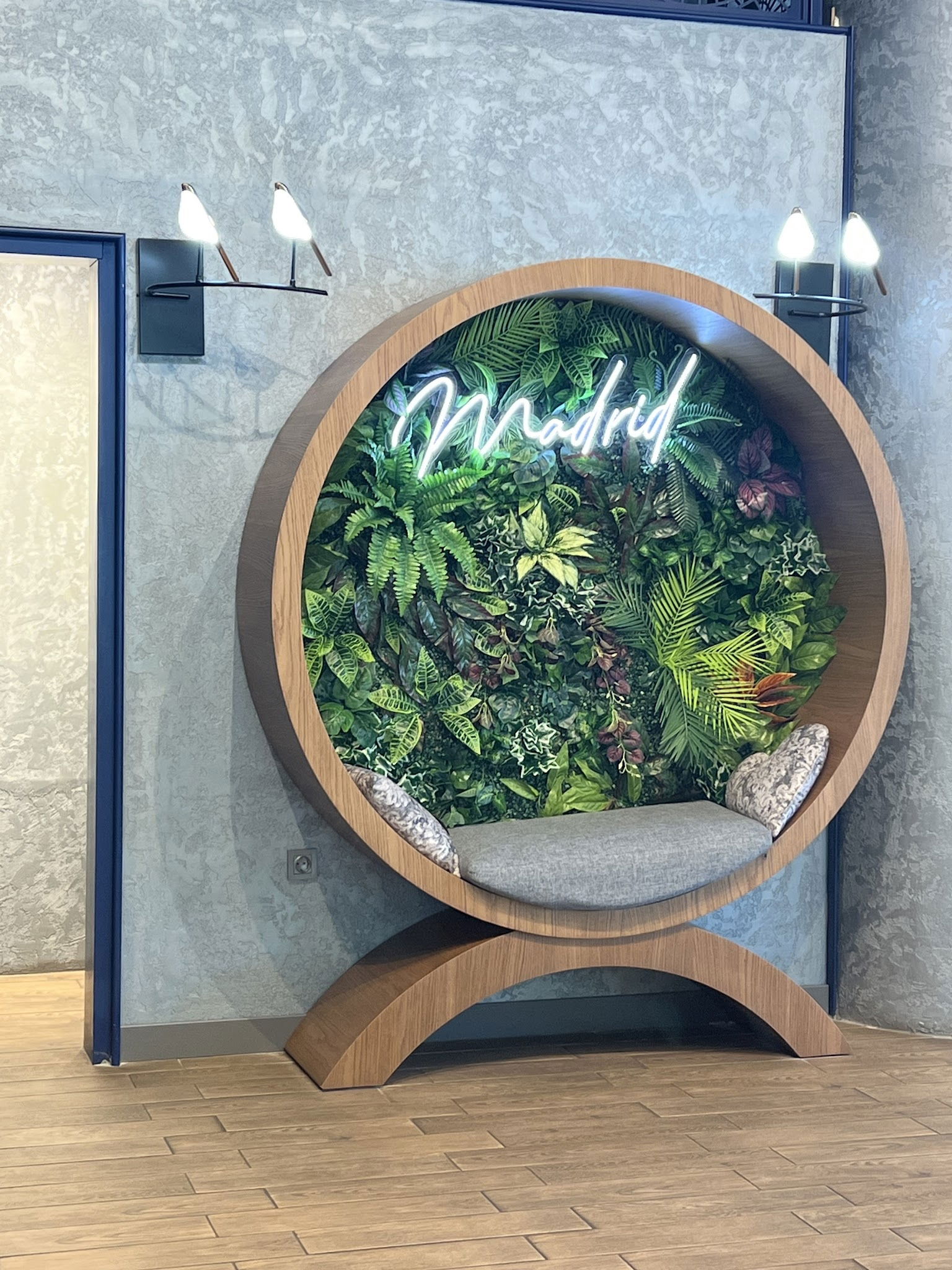 Coffee De Madrid Maidan