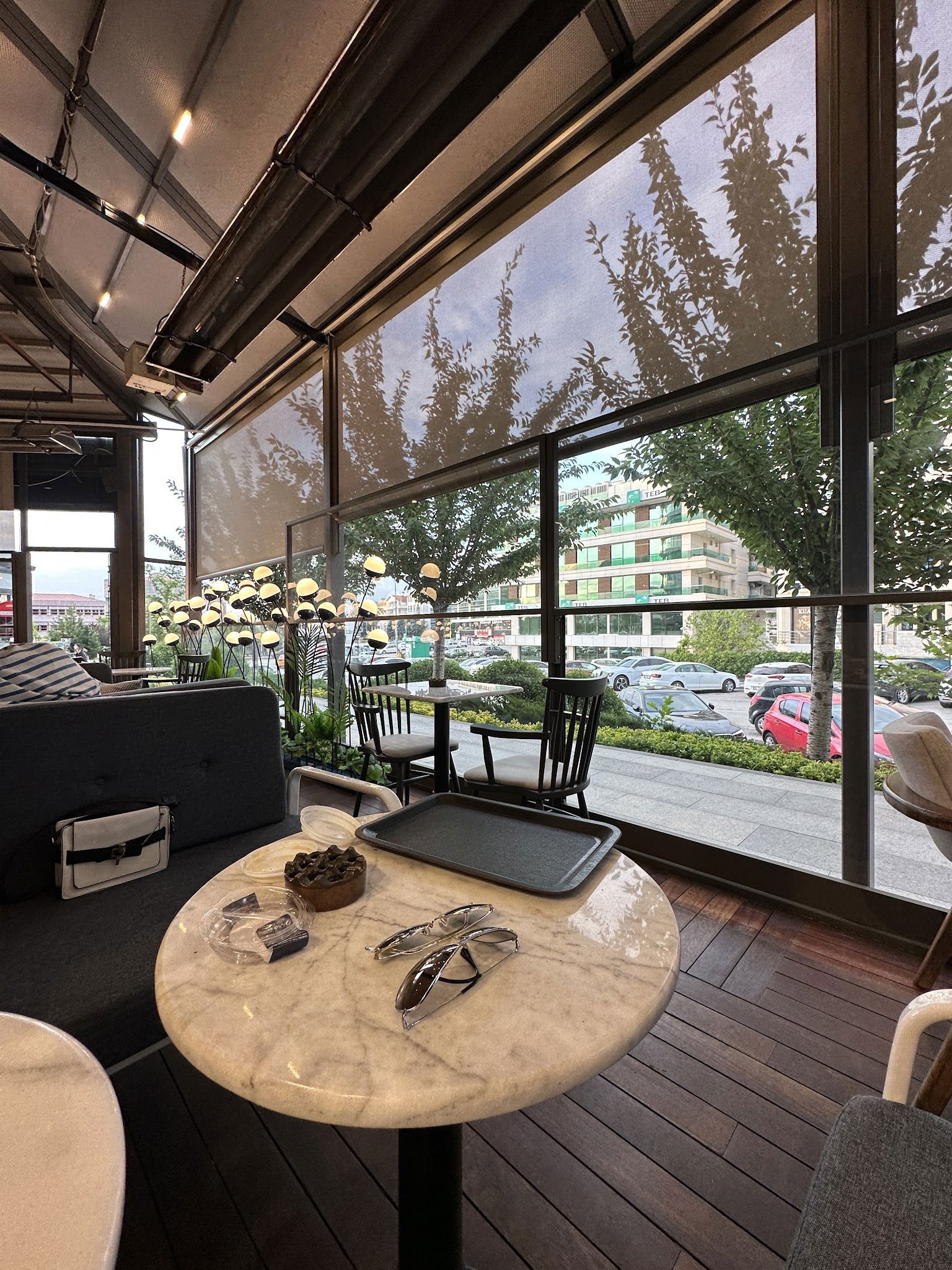 Coffee De Madrid Maidan