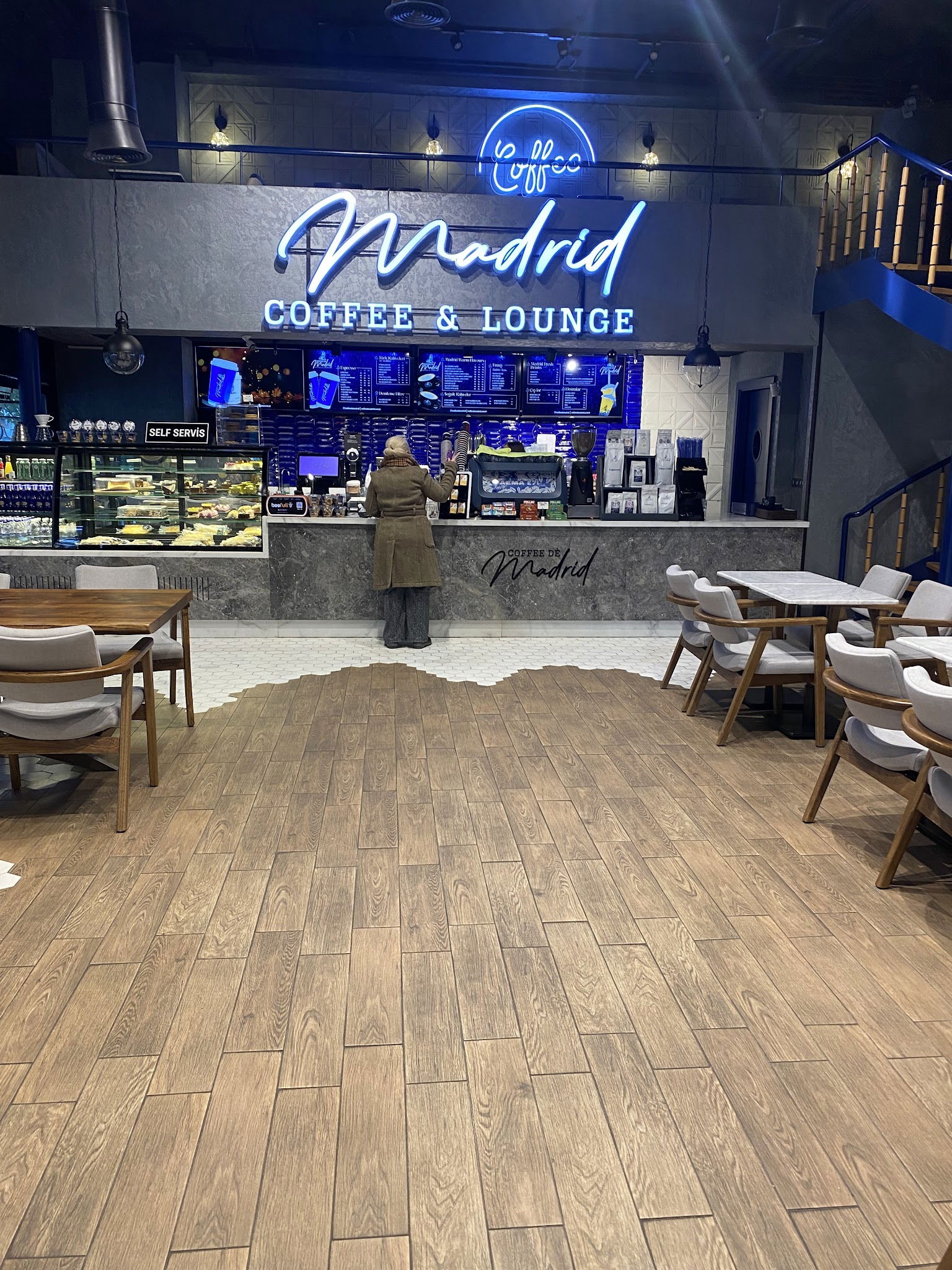 Coffee De Madrid Maidan